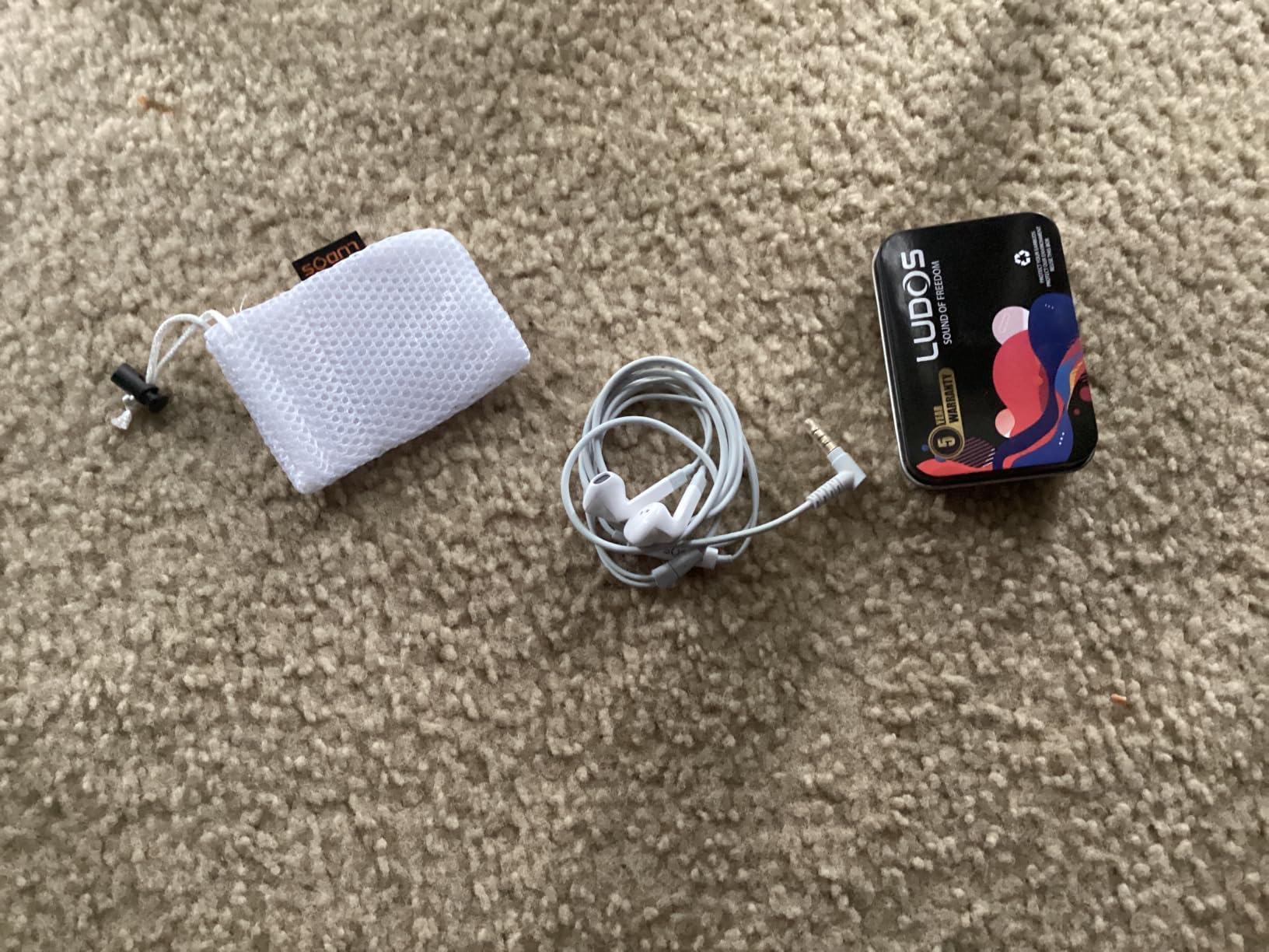 LUDOS FEROX Wired Earbuds in-Ear Headphones with Microphone, Noise Isolation, 3.5mm Jack for Students customer photo 1