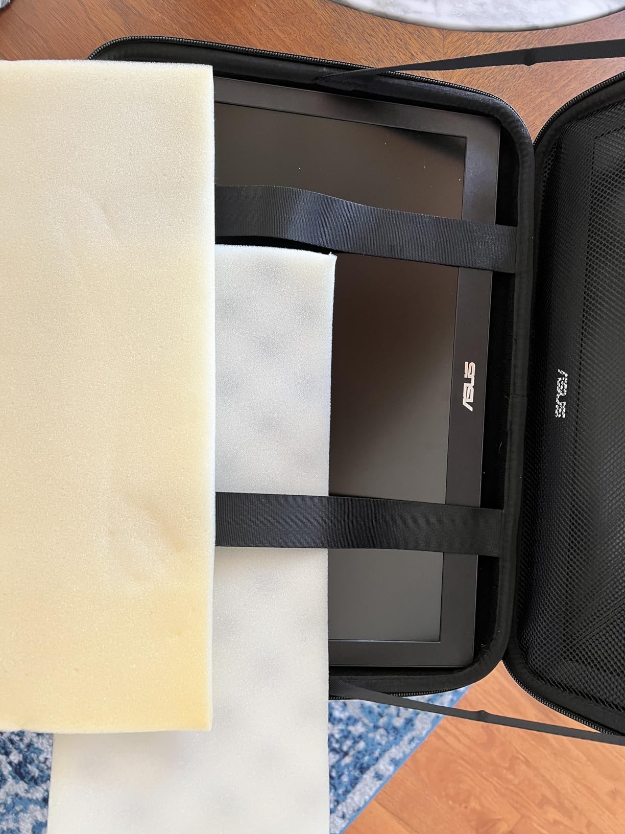 Pelican Adventurer Laptop Bag/Case 16.2 Inch - Elastic Carrying Handle, Secure Zip Lock, Waterproof, Scratchproof, Heavy Duty Laptop Sleeve for All Laptops 14 to 16.2 Inches - Black customer photo 2