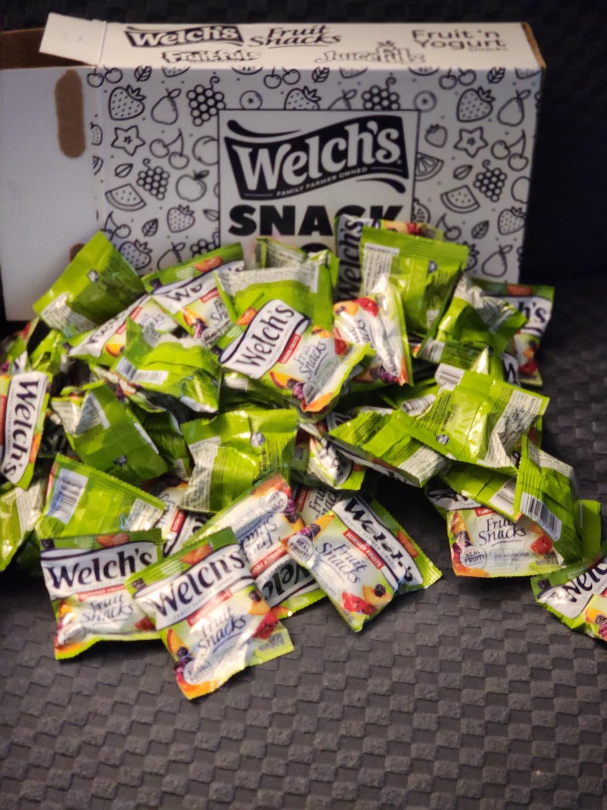 Welch's Fruit Snacks, Mixed Fruit & Summer Fruits, 0.8 oz, 60 Ct customer photo 1