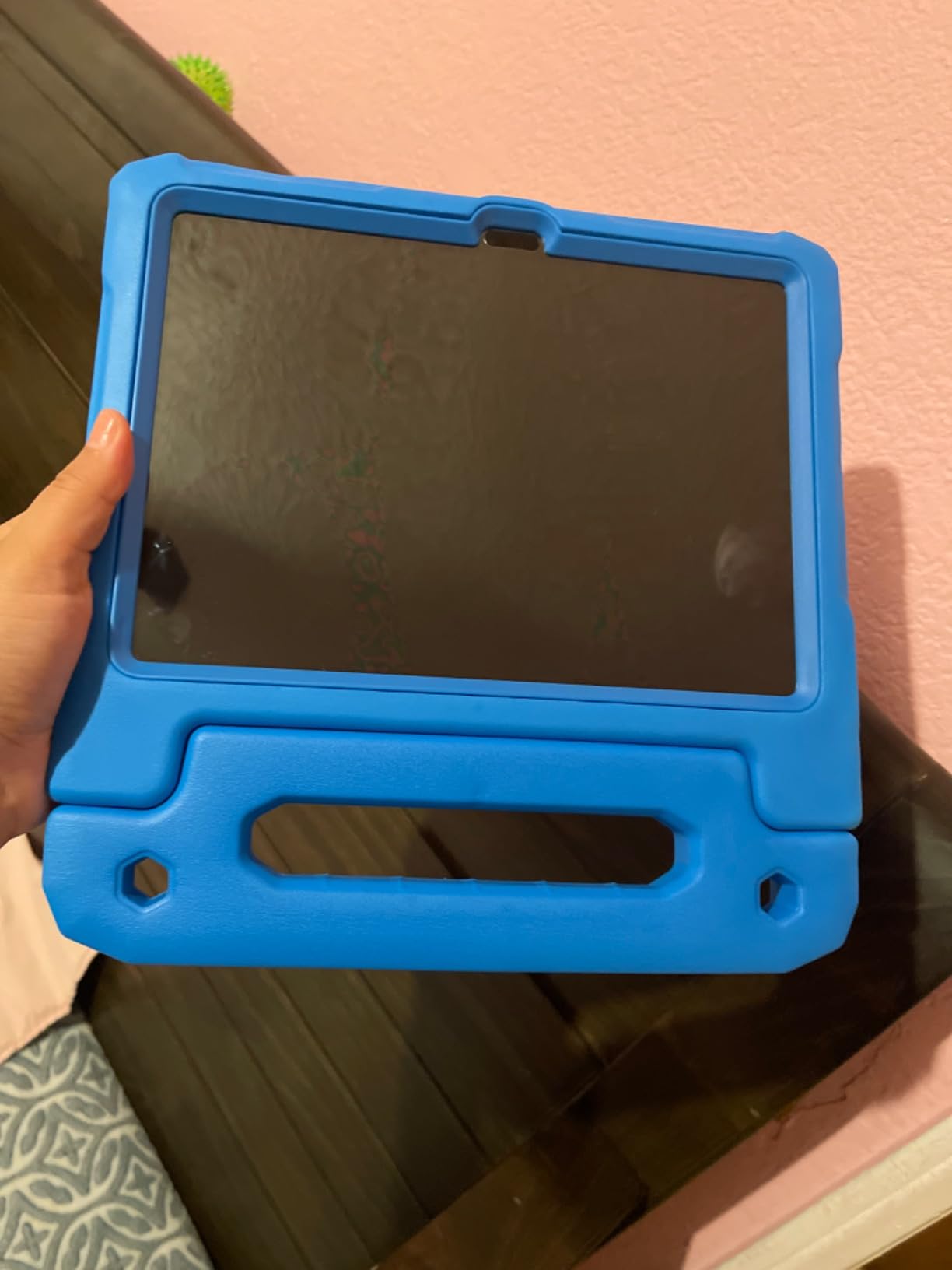 JETech Kids Case for iPad (A16) 11th/10th Gen, Blue | For 2025/2022 Model, Built-in Screen Protector, 360 Handle Stand, Shockproof, Kid-Friendly customer photo 2