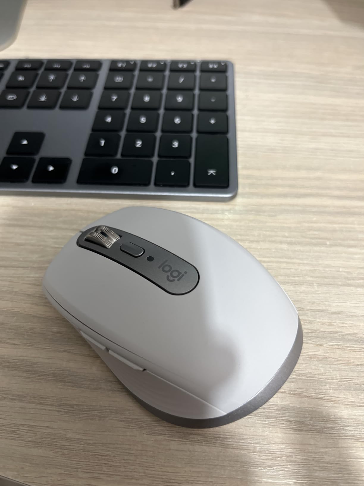 Logitech MX Anywhere 3S Wireless Mouse Fast Scrolling 8K customer photo 2