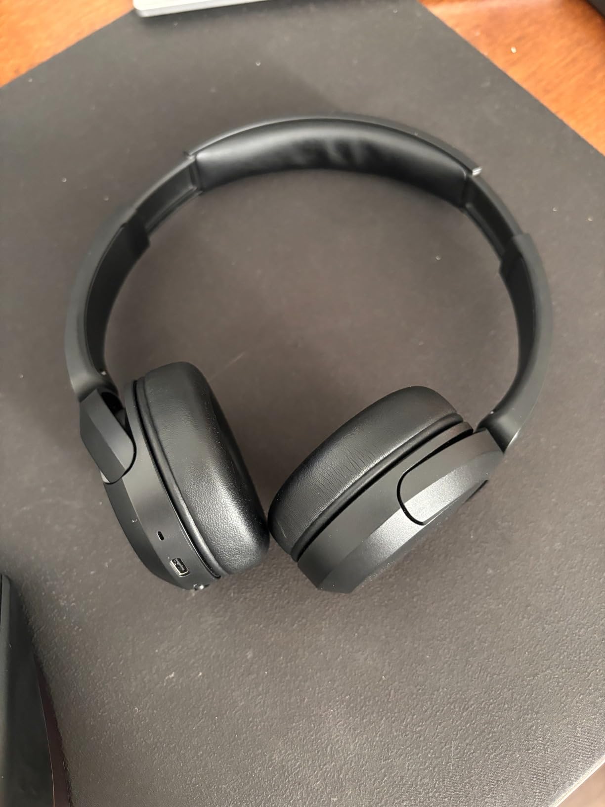 Sony WH-CH520 Wireless On-Ear Bluetooth Headphones with Microphone, Comfortable Lightweight Design, Up to 50 Hrs Battery with Quick Charging, Multipoint Connection customer photo 1