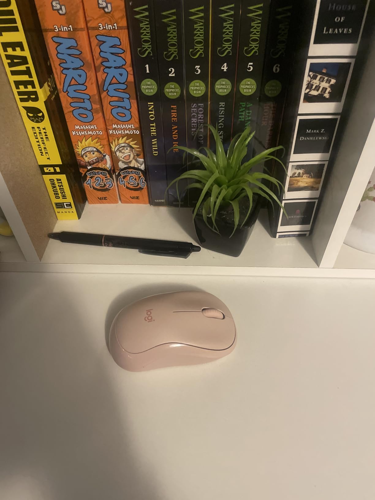 Logitech M240 Compact Silent Bluetooth Wireless Mouse - Graphite | Bluetooth connectivity, no USB receiver, quiet clicks, 3 non-customizable buttons, 18-month battery life, PC Mac compatible customer photo 1