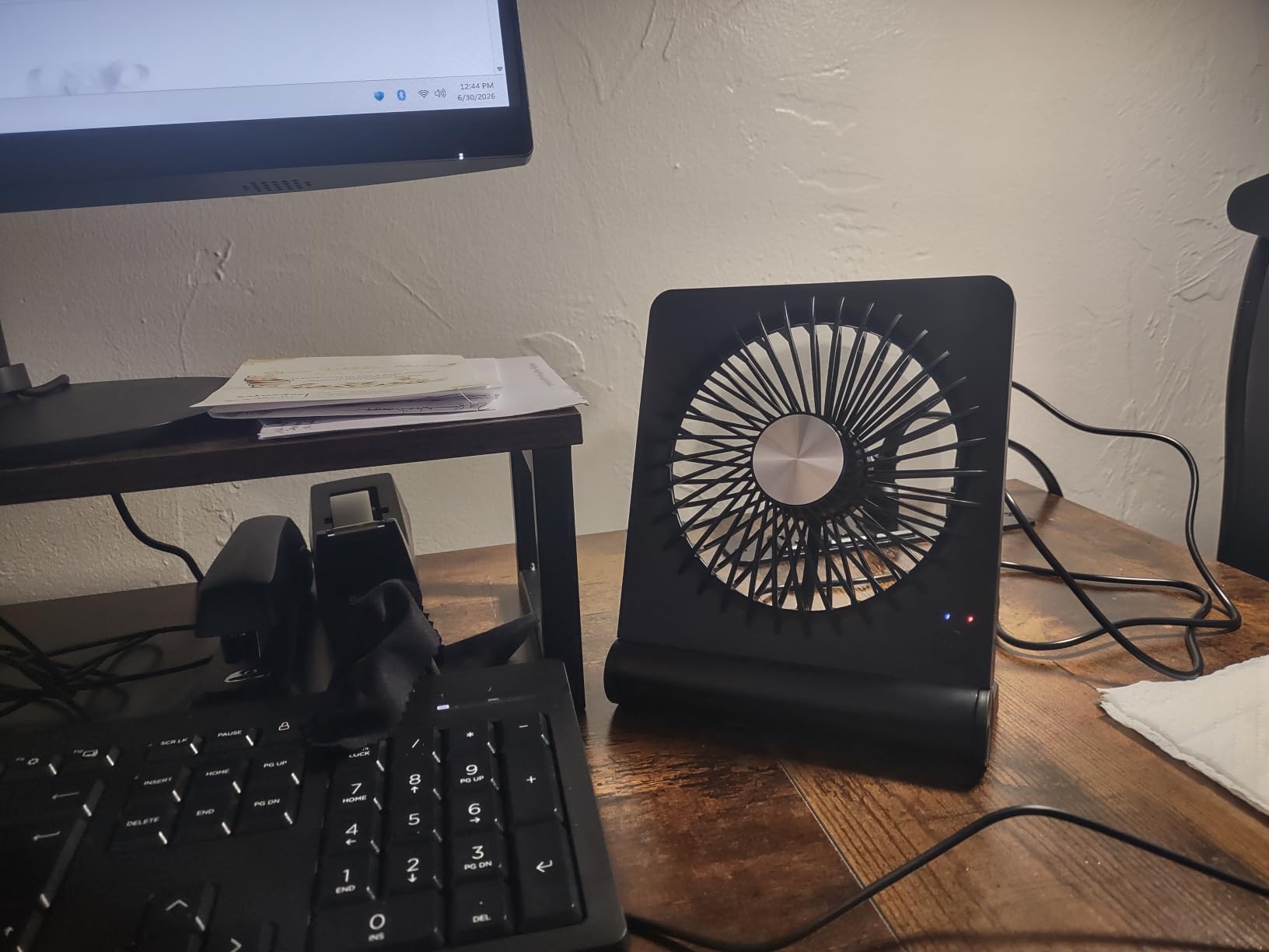 Koonie USB Desk Fan, Ultra Quiet Mini Fan, 220° Tilt Folding, 3 Speeds, USB-C Powered customer photo 1