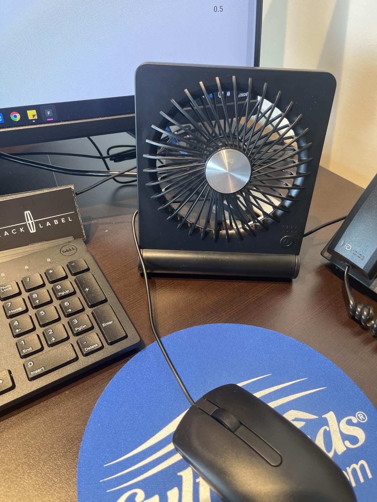 Koonie USB Desk Fan, Ultra Quiet Mini Fan, 220° Tilt Folding, 3 Speeds, USB-C Powered customer photo 2