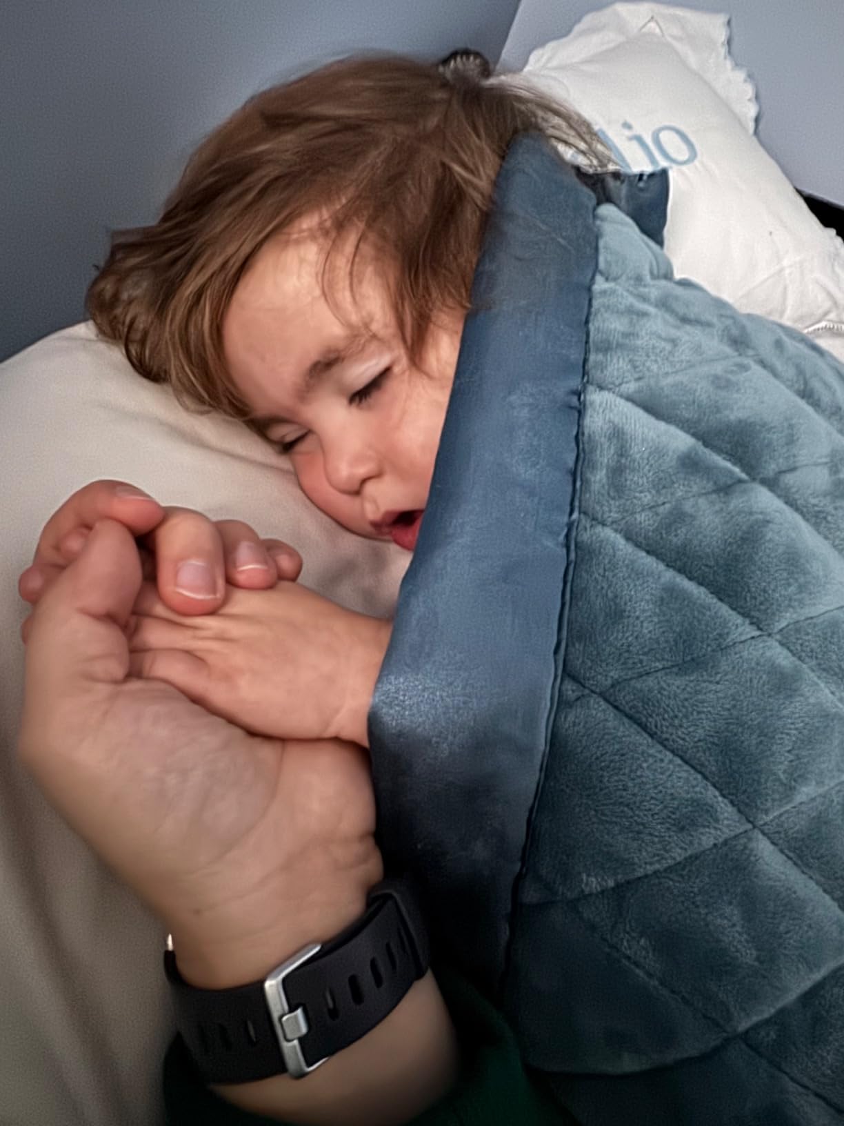 Dreamland Baby 4lb Weighted Blanket for Kids. Breathable Dual Fabrics with Minky Cooling Side & Cozy Microfleece on Reverse. Mom-Owned US Business, Premium Materials (Ocean Blue) customer photo 1