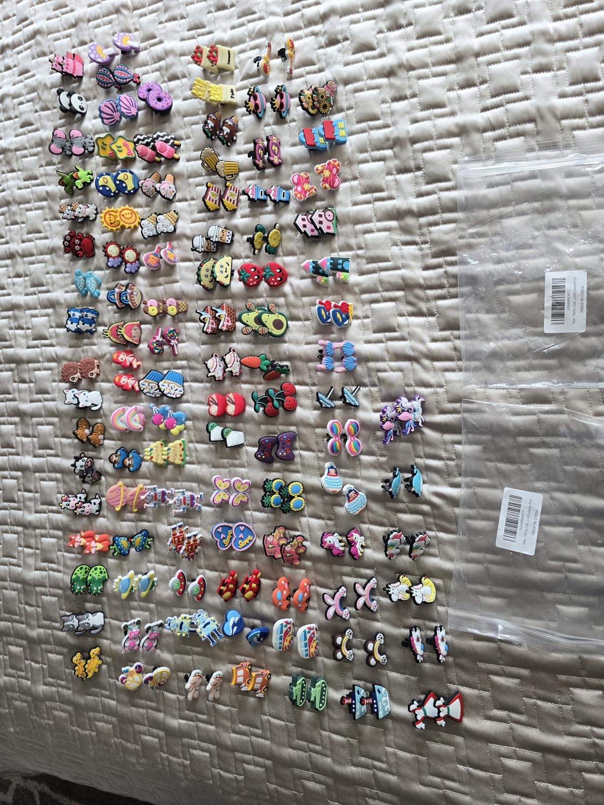 Zddaoole 60 Pcs Cute Pencil Topper Decoration, Different Pencil Clip Designs, Suitable for School Prize, Classroom Reward, Gift Idea customer photo 2