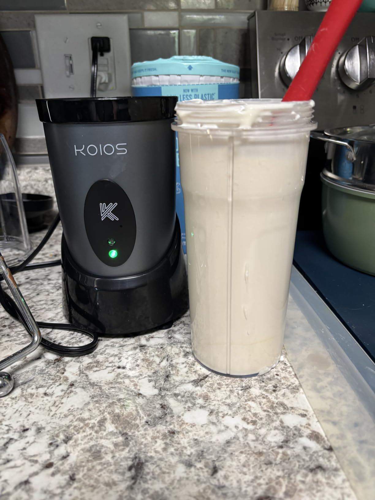 KOIOS Smoothie Blender Kitchen, 900W Personal Blenders with 3 To-Go Cups, (2) 23oz & 16oz Cups, Blend Smoothies Shakes Juices Frozen Drinks, Dishwasher Safe Part, Twist-Lock, 14Pcs, Recipe, Grey Blue customer photo 2
