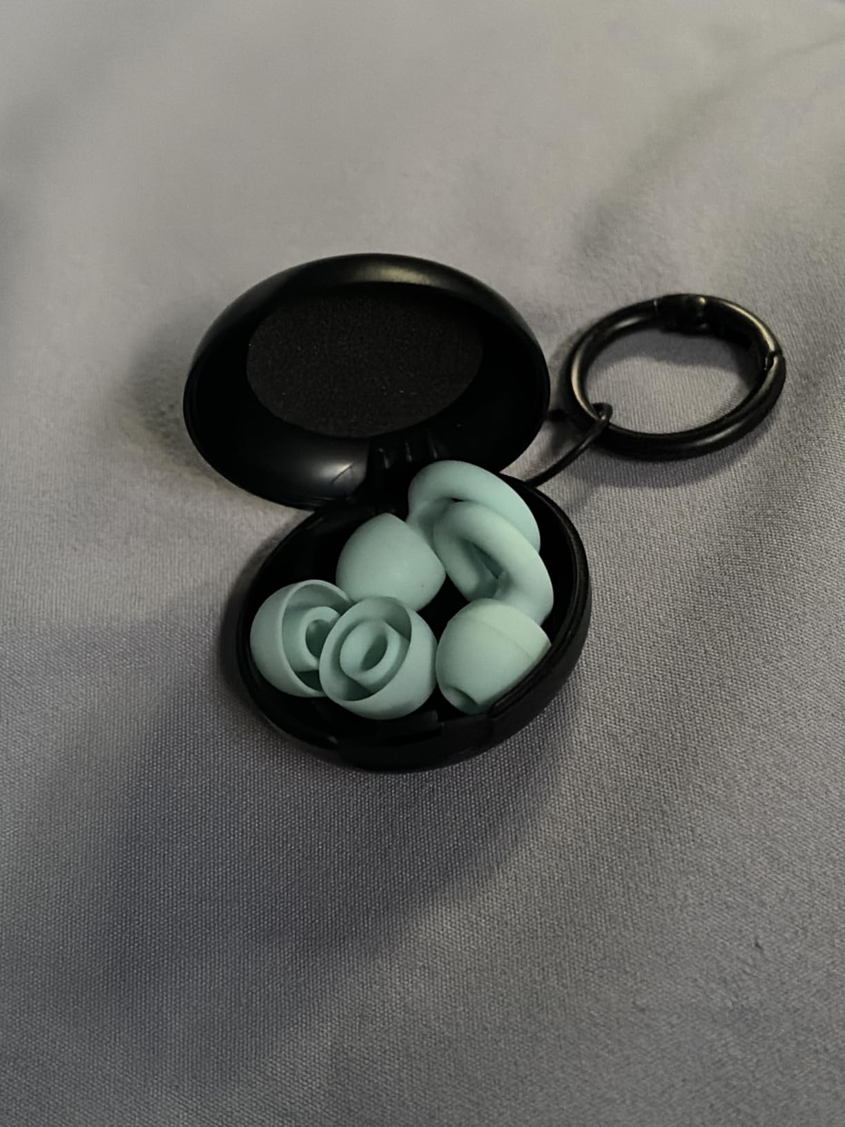 JUSTRVN Ear Plugs for Sleeping, 2 Pairs of Reusable Earplugs for Noise Reduction 25dB-30dB with 8 Ear Tips, Soft Hearing Protection Ear Plugs for Concert,Noise Sensitivity, Study & Work, Black customer photo 2