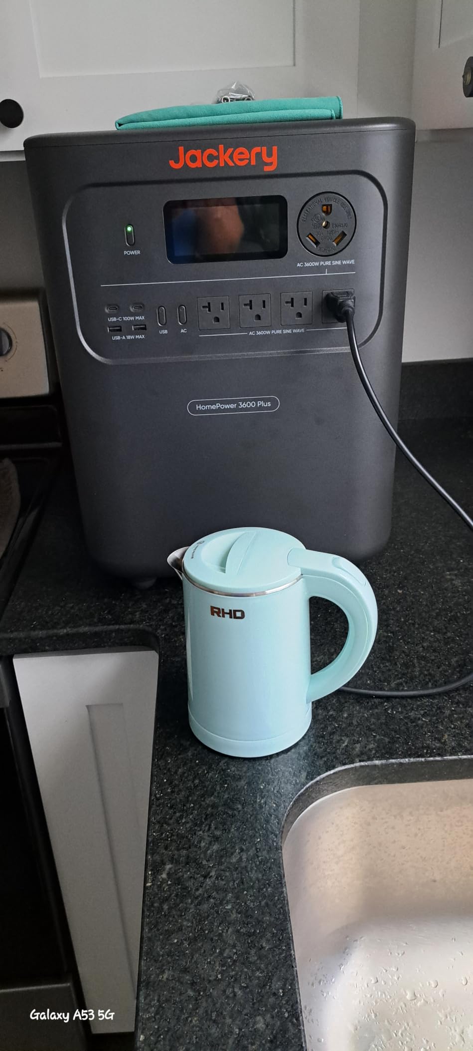 RHD 0.5L Small Portable Electric Kettles for Boiling Water, Stainless Steel Travel Kettle, 600W Fast Boil Teapot, Auto Shut-Off, Tea Kettle & Hot Water Boiler Perfect For Travel, Coffee, Tea (Green) customer photo 1