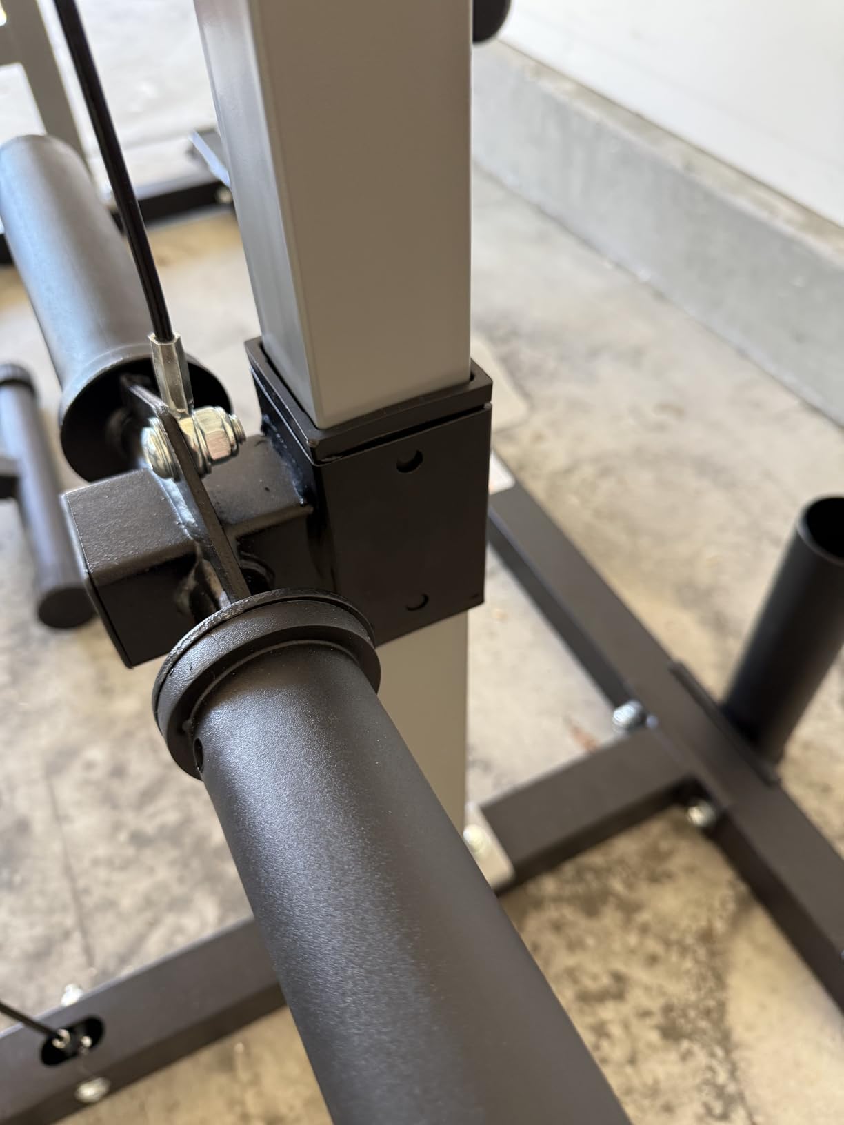 Smith Machine, Multifunctional Power Cage Rack with Smith Bar and Cable Pulley System, and LAT Pull Down Machine for Home Gym customer photo 1