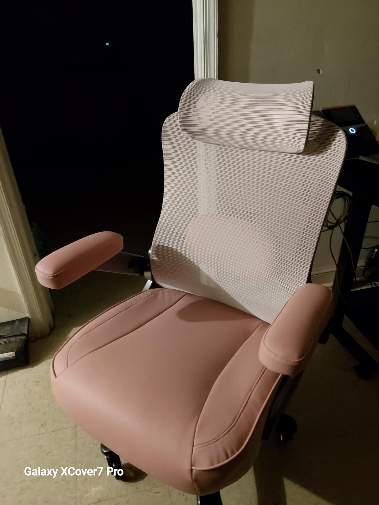 600lbs Big and Tall Office Chair, Heavy Duty Executive Computer Desk Chair | 3D Flip Arms, Large Wheels, Ergonomic Design, Extra Wide Seat, Adjustable Lumbar Support & Headrest, Mesh High Back Chair customer photo 2