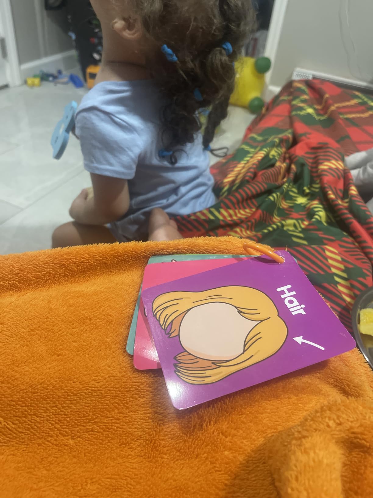 Torlam Toddler Flash Cards Baby Cognitive Flashcards for Kids, Learning Alphabet, Numbers, Shapes & Colors, Animals, First Words, Body Parts, Foods, Preschool Kindergarten Activities Educational Toys customer photo 1