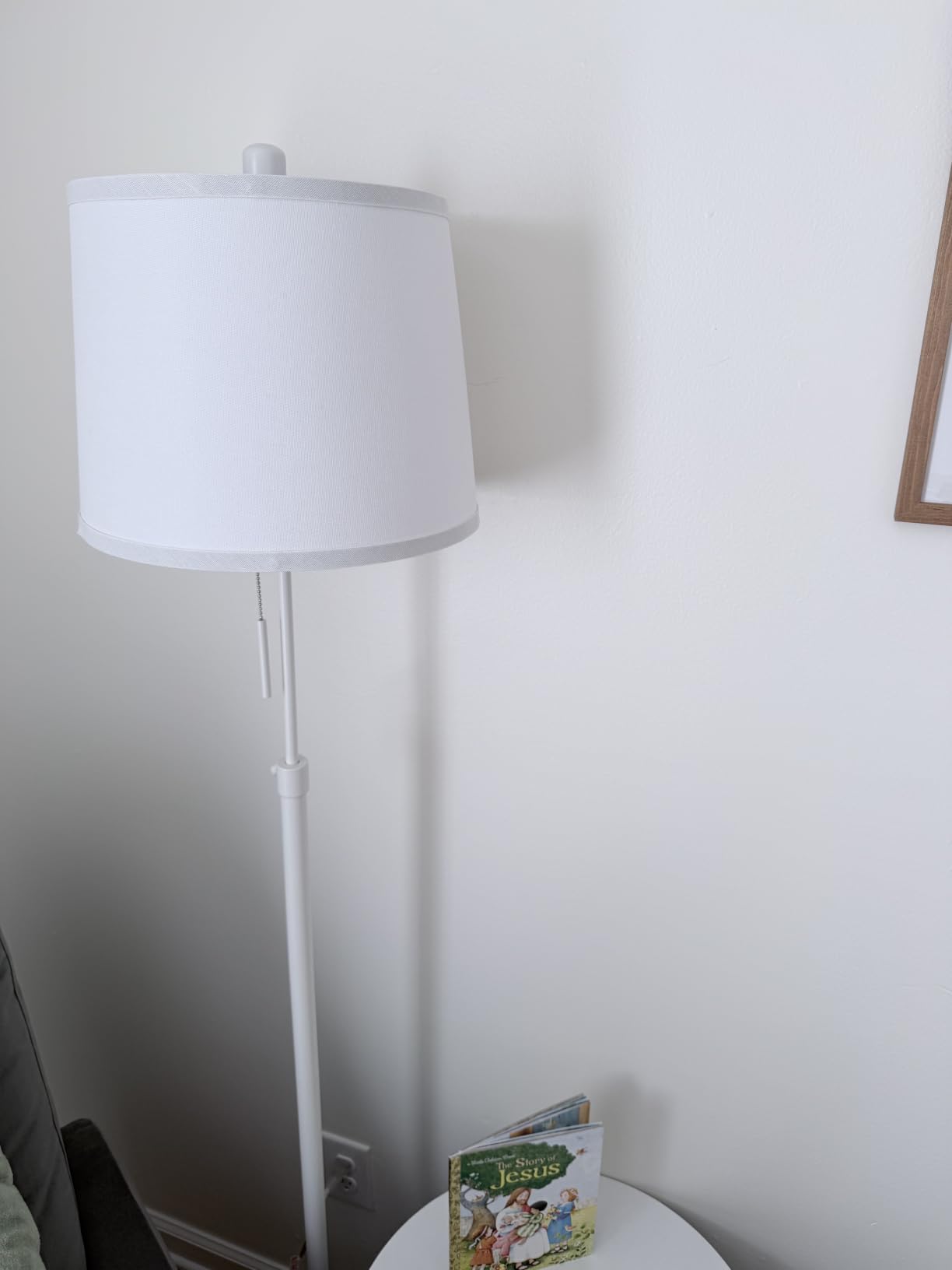 JUNNAI Floor Lamps for Living Room, Black Floor Lamp Adjustable Height Standing Lamp, Dimmable Modern Tall Floor Lamp for Bedroom Office with Beige Linen Shade, 8W 3000K Bulb Included customer photo 1