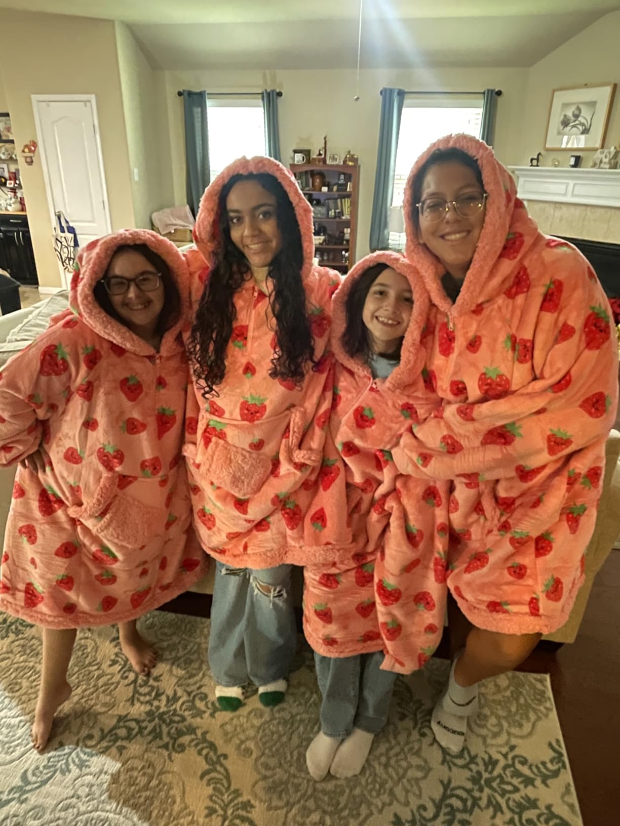 Giggling Getup Wearable Blanket Hoodie for Adults Gifts for Teen Girls Sister Women Sherpa Fleece Printed Hooded Blanket Sweatshirt Warm Cozy with Pocket & Sleeves Strawberry customer photo 2