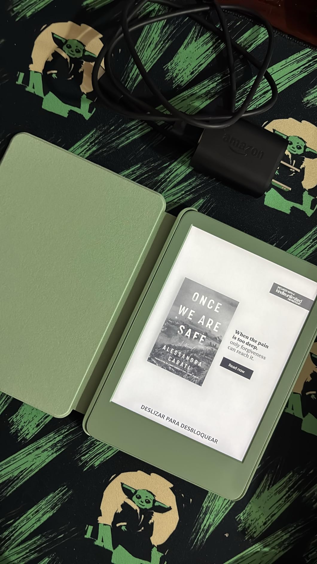 Kindle Essentials Bundle including Kindle (2024 release) - Matcha, Fabric Cover - Matcha, and Power Adapter customer photo 1