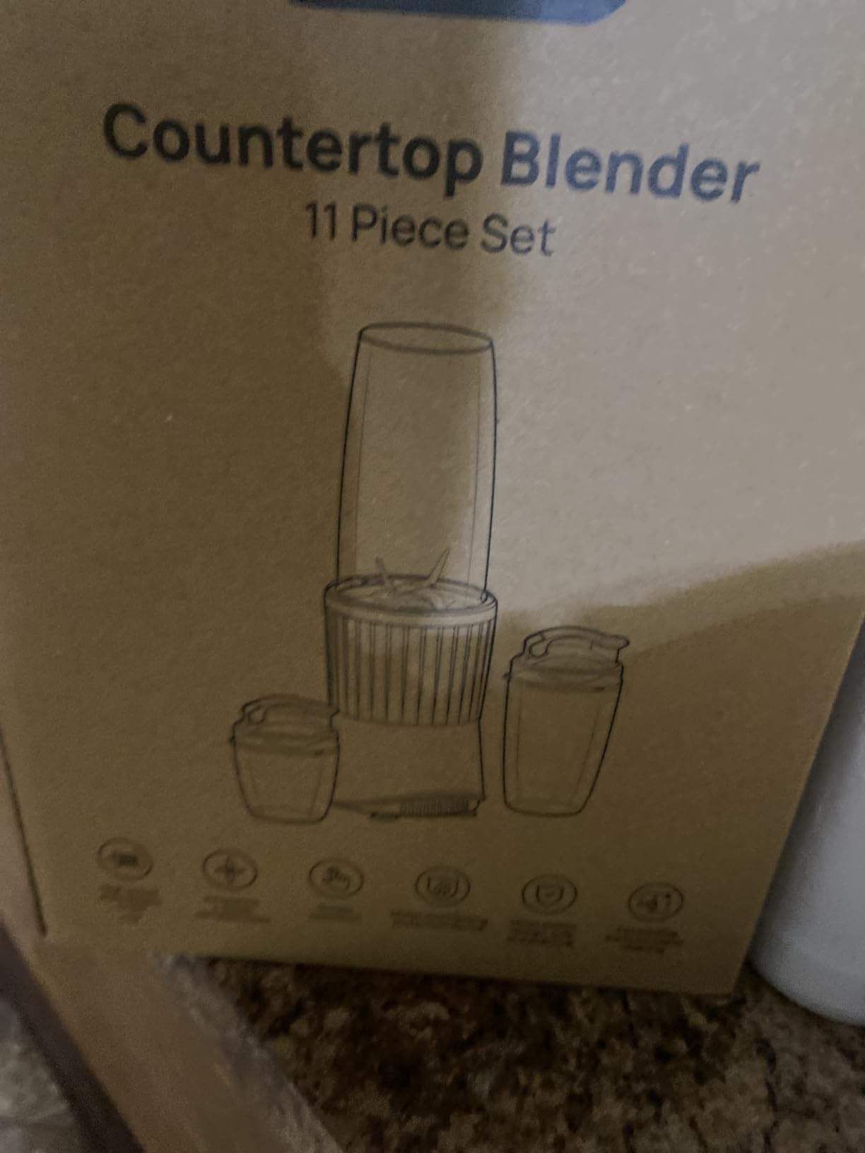 Consciot 11-Piece Blender for Kitchen and Personal Size, 900 Peak Watts, Blend Shakes & Smoothies, Frozen Drinks, Baby Food, Spreads & More, 3 Portable BPA-Free To-Go Cups, 2 Spout-Lids & 1 Flat-Lid customer photo 1