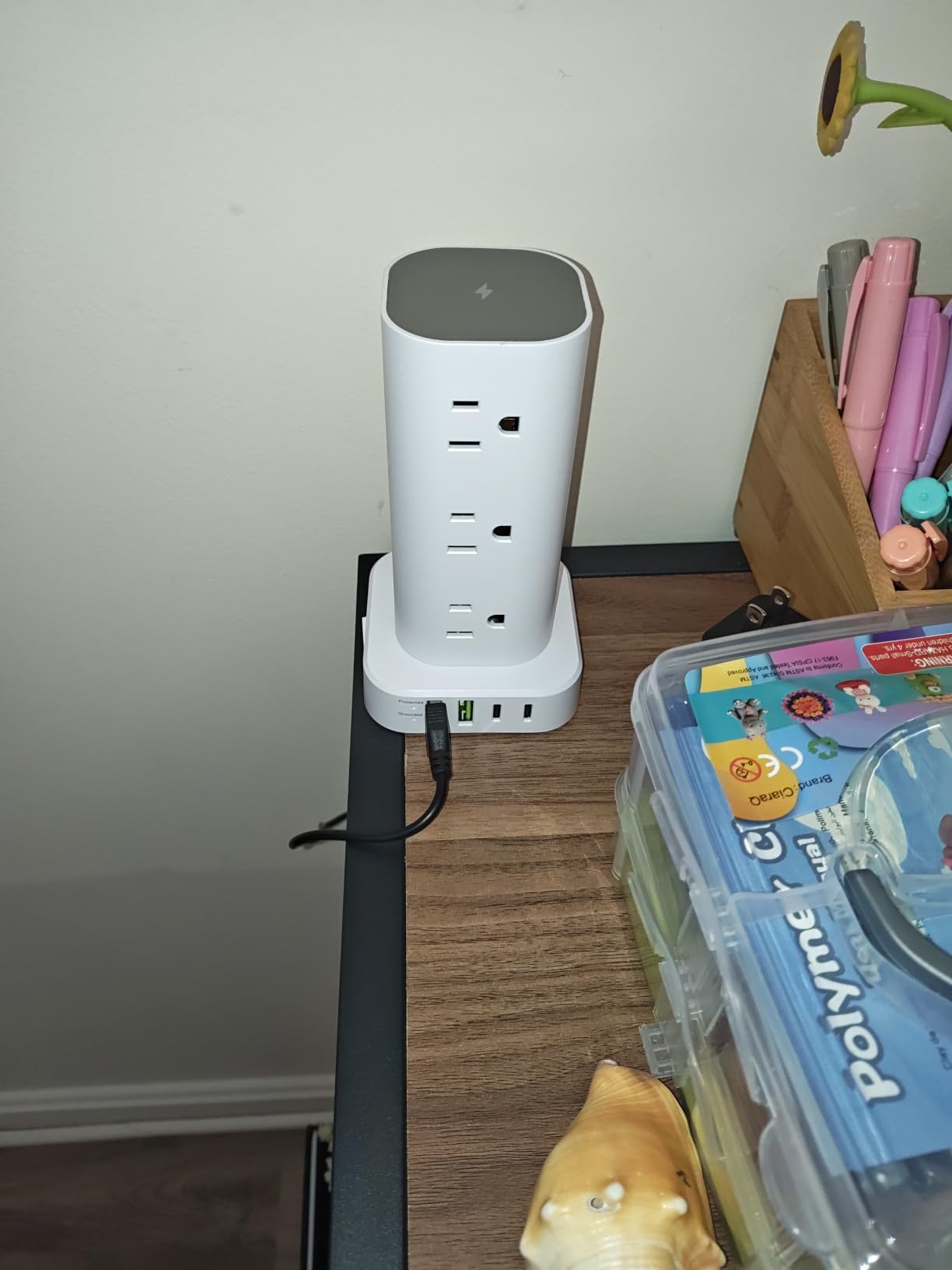 Power Strip Tower with Wireless Charger, Flat Plug Surge Protector Tower with 6FT Extension Cord, 12 AC Multiple Outlets, 4 USB (2 USB C), 15W Wireless Charging Power Tower for Home Office Dorm, White customer photo 1