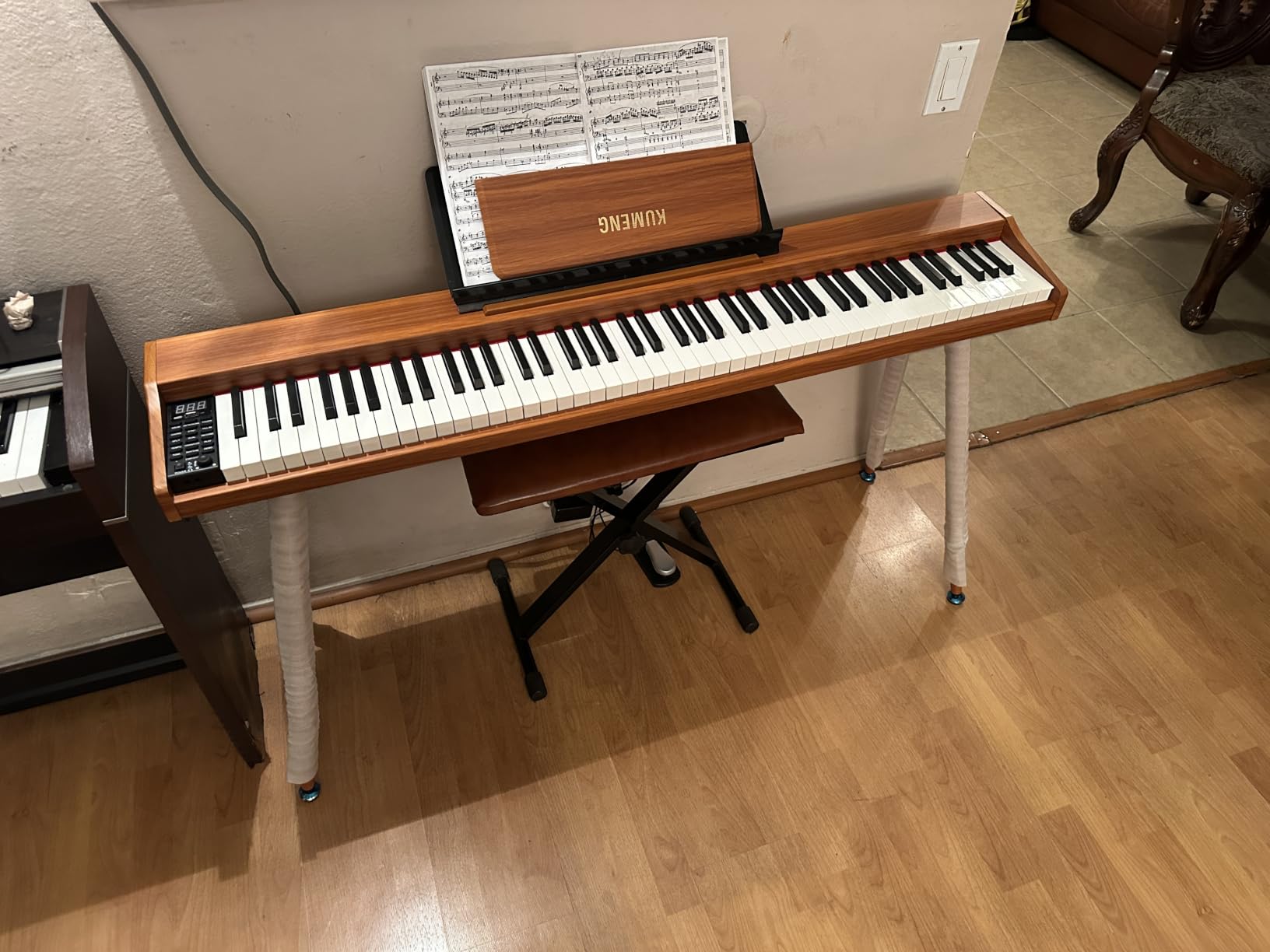 Digital Piano 88 Key Semi-Weighted Keyboard, Electric Piano for Beginners with Piano Stand, Sheet Music Stand, Pedal, Power Adapter, Headphone Mode, USB-MIDI customer photo 1