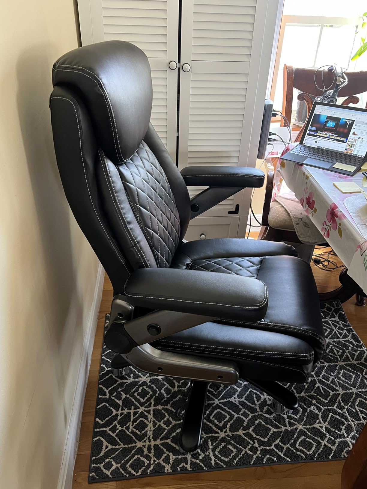 Indulgear Large Heavy Duty Office Chair with 5D Flip Arms, Comfy Big and Tall Executive Office Desk Chair with Pocket Spring Cushion, High Back Computer Chair with Lumbar Support, Dual Rubber Wheel customer photo 2