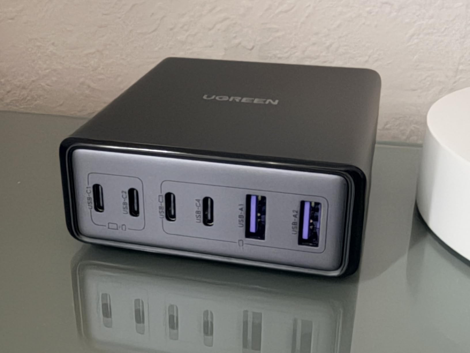 UGREEN 100W USB C Charging Station, 6-Port GaN Desktop Charger with 4 USB-C & 2 USB-A, Smart Power Distribution for MacBook Pro/Air, Dell XPS, iPad, iPhone 17/16/15, Galaxy S25/S24, Pixel 10/9 customer photo 1