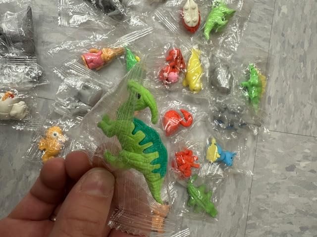 URSKYTOUS 36Pcs Animal Erasers Kids Desk Pets Pencil Erasers 3D Puzzle Bulk Mini Animal Eraser Toys Fun Cute Eraser for Classroom Rewards, Game Prizes, Treasure Box, Easter Egg Fillers customer photo 1