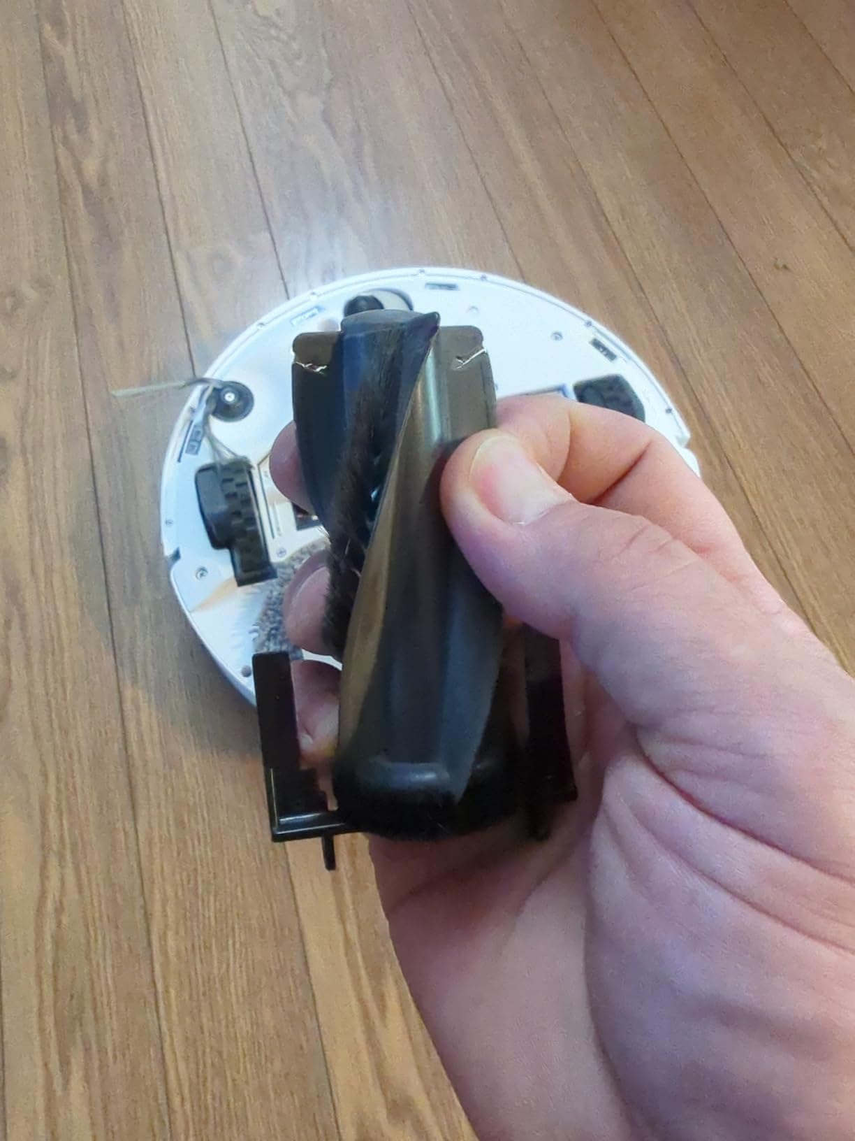 roborock Qrevo S5V Robot Vacuum and Mop, FlexiArm Edge Mopping, 12,000Pa, Dual Zero-Tangle System, Smart Obstacle Avoidance, 10mm Mop Lifting, Auto Mop Washing&Drying, Self-Emptying customer photo 1