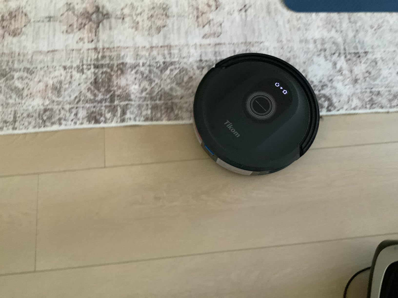 Tikom Robot Vacuum and Mop Combo, 5000Pa Robotic Vacuum Cleaner, 150 Min Max, App & Remote Control, Ideal for Hard Floor, Carpet, Pet Hair, Self-Charge(G8000 Max) customer photo 2