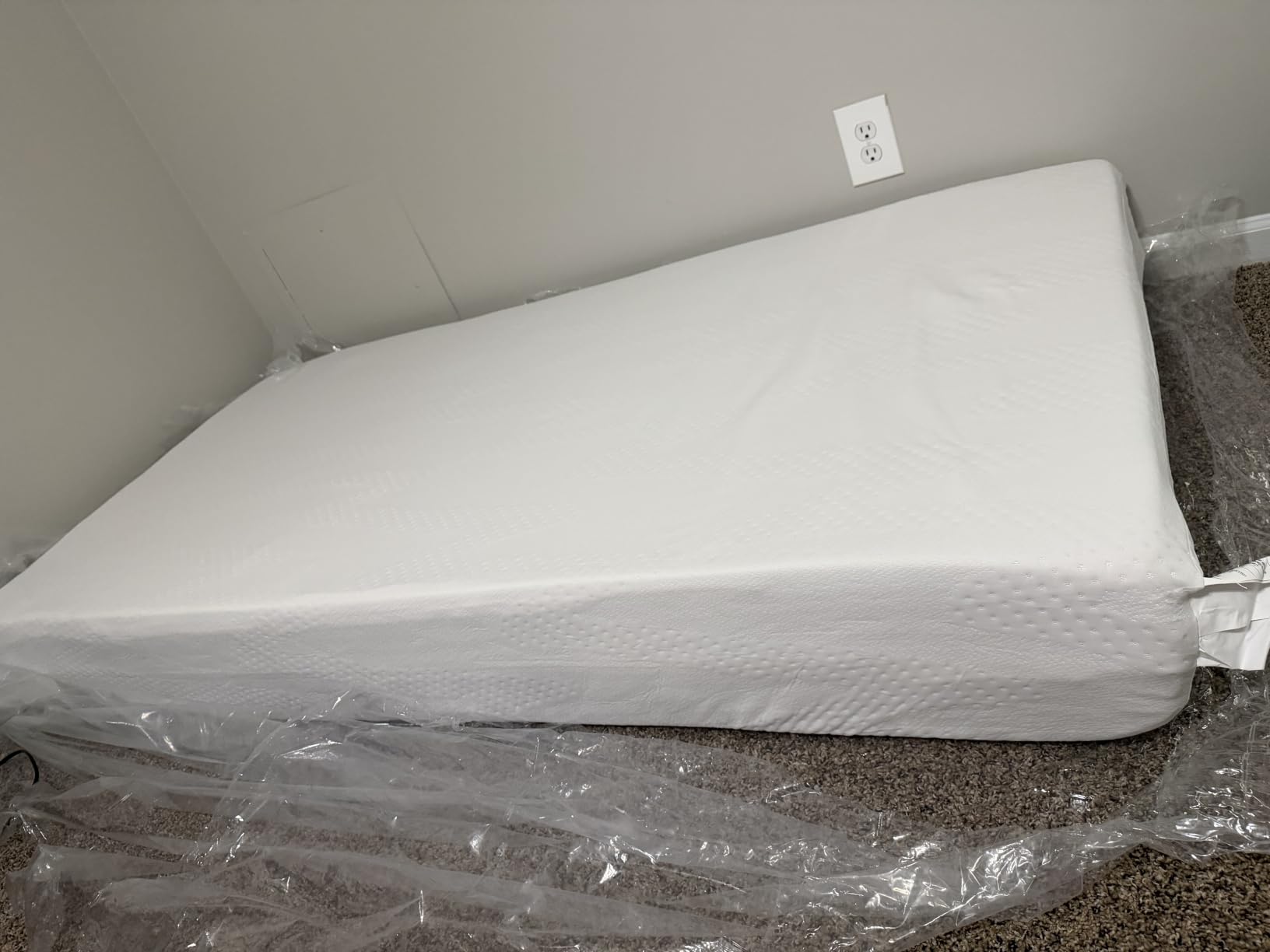 Novilla 12 Inch Queen Mattress in a Box, Gel Memory Foam for Cooling Night | Comfort & Pressure Relief, CertiPUR-US Certified customer photo 1