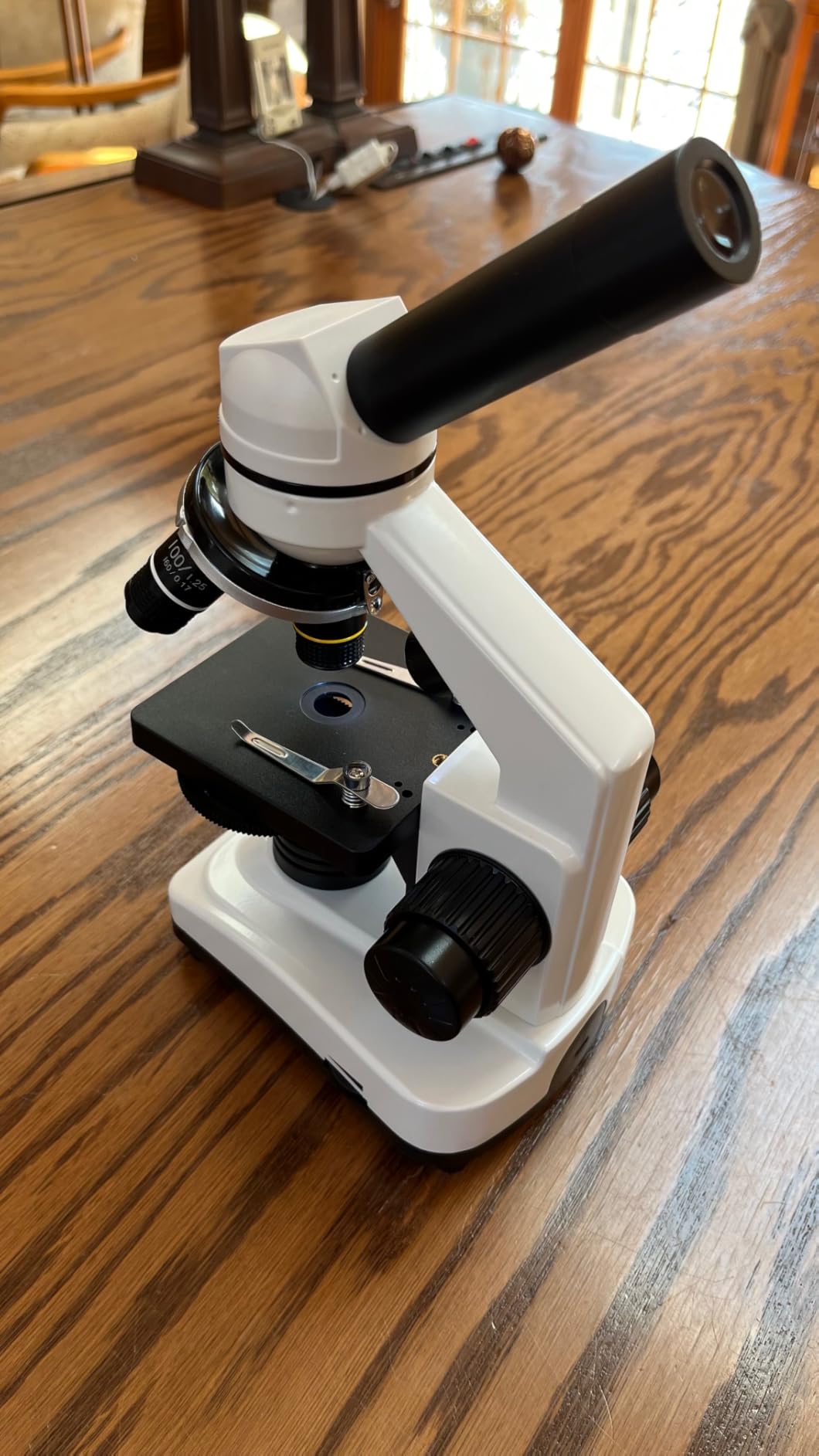 Microscope for Adults & Kids, 40X-2500X High-Power Compound Microscope for Students, School Lab & Home Schooling, Equiped with Slides Set & Phone Holder (Light White) customer photo 2