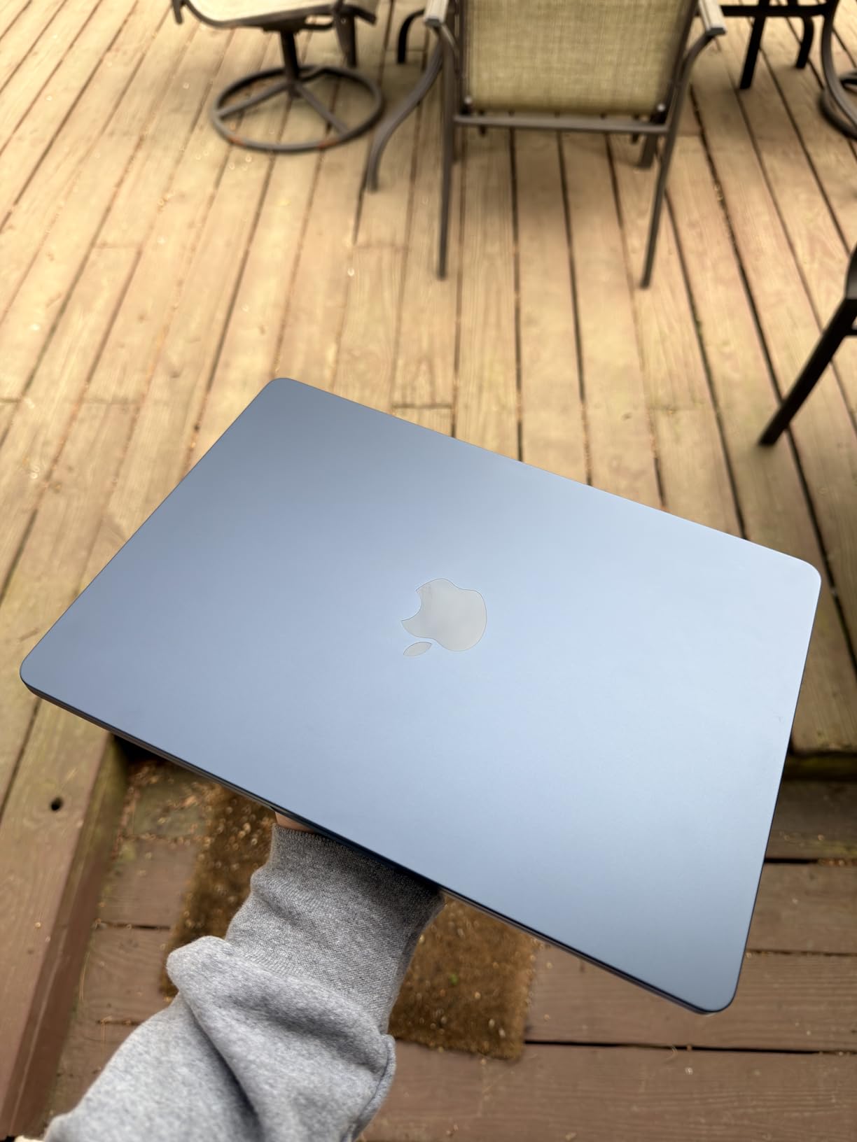Apple 2025 MacBook Air 13-inch Laptop with M4 chip: Built for Apple Intelligence, 13.6-inch Liquid Retina Display, 16GB Unified Memory, 512GB SSD Storage, 12MP Center Stage Camera, Touch ID; Sky Blue customer photo 1