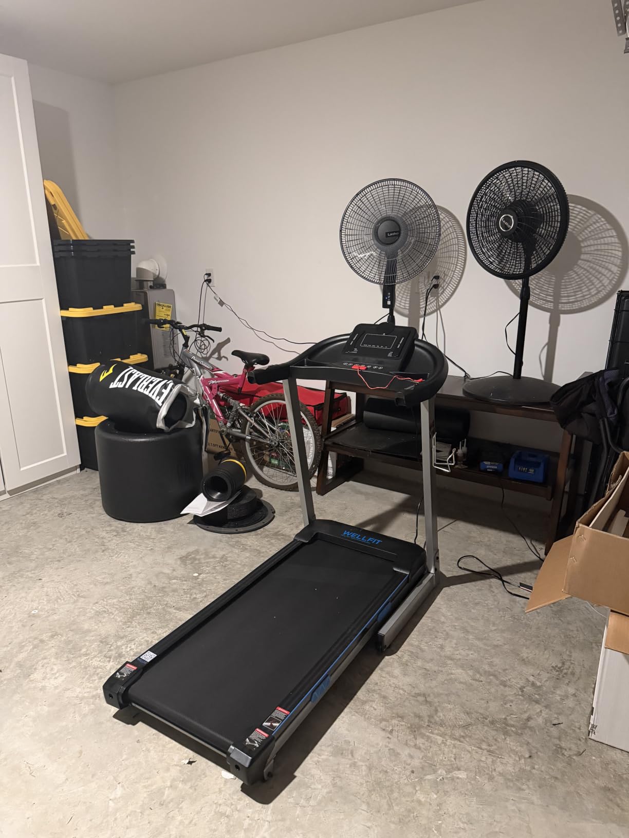 WELLFIT Home Treadmill 400+LB Capacity, 4.0HP Heavy Duty Treadmill Foldable | 15% Auto Incline, Wide Belt 18*43 in customer photo 2