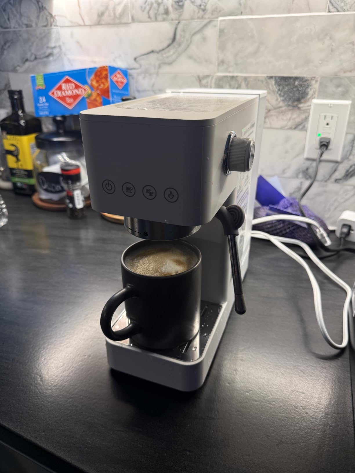 AMZCHEF Compact Espresso Machine 20 Bar, Americano, Latte & Cappuccino | Easy One-Touch Brewing, 30s Heat-Up, Stable PID Control, Easy Milk Frothing, Compact Design, 50oz Tank, White customer photo 2