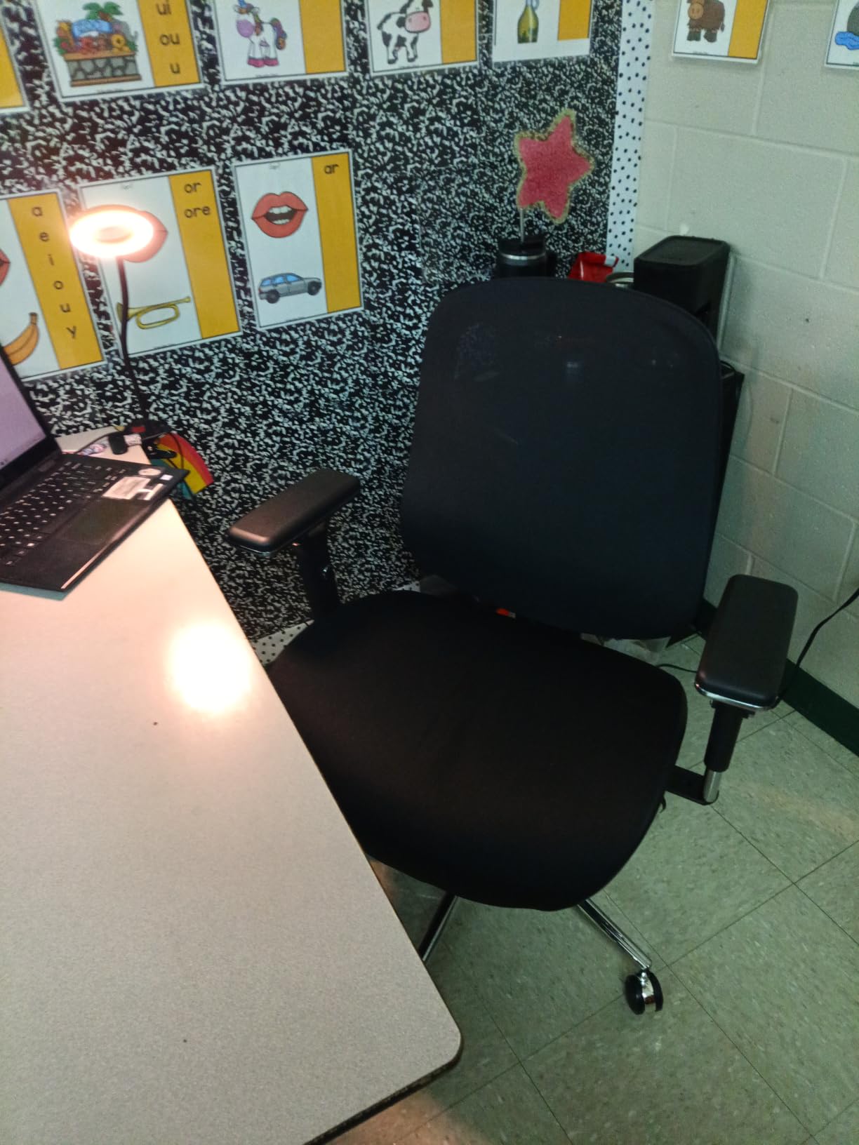 750lbs Big and Tall Office Chair with Wide Thick Seat Cushion for Heavy People Ergonomic Computer Mesh Desk Chairs with 4D Armrests, Adjustable Lumbar Support for Adults 8 Hours daliy Work customer photo 2