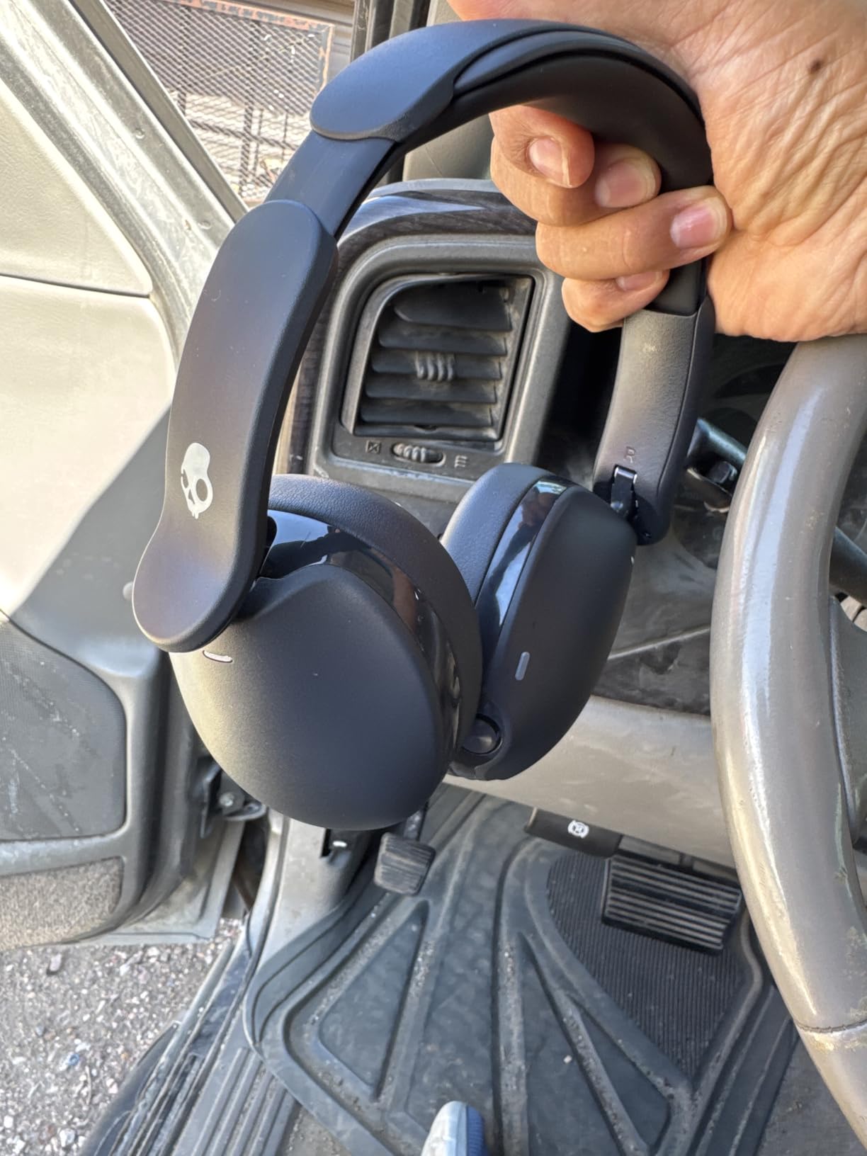 Skullcandy Hesh 360 Wireless Over-Ear Bluetooth Headphones, True Black customer photo 2