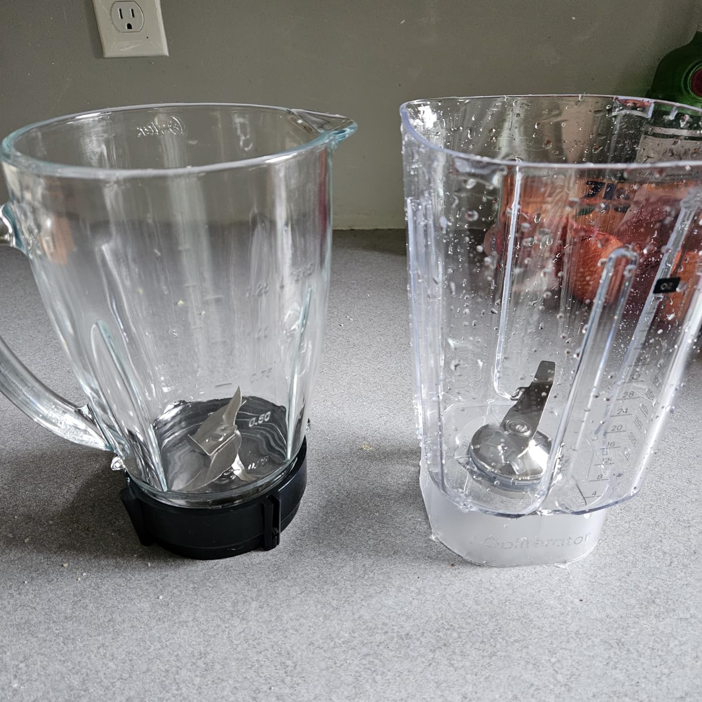 Chefman Obliterator 48 oz Countertop Blender with 1380W Motor, Stainless Steel Blade for Crushing Ice, Nuts and Frozen Fruit, Auto Blend, Includes Tamper and Scraper customer photo 1