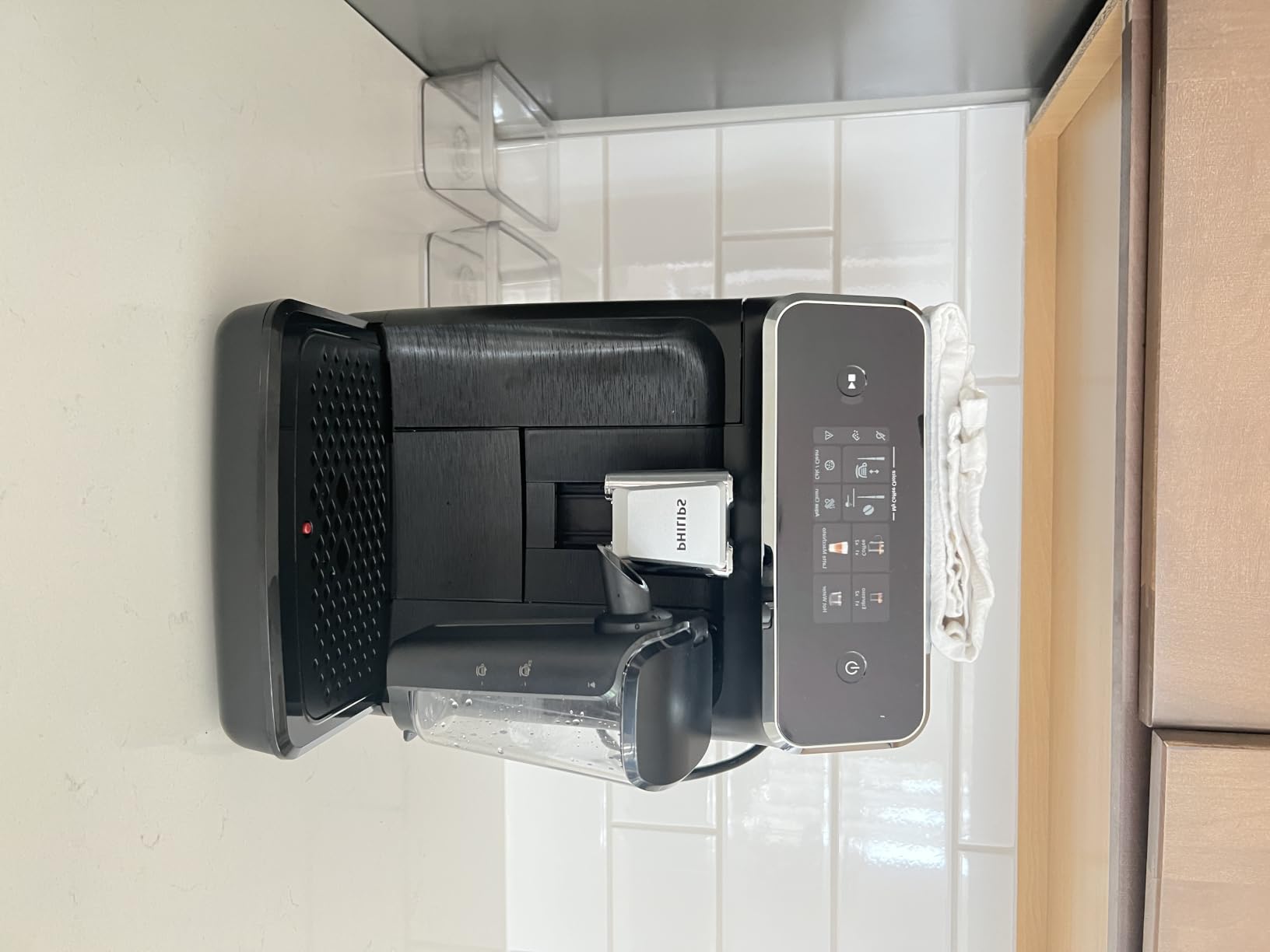 PHILIPS 2300 Series Fully Automatic Espresso Machine with LatteGo Milk System and Ceramic Grinder customer photo 2