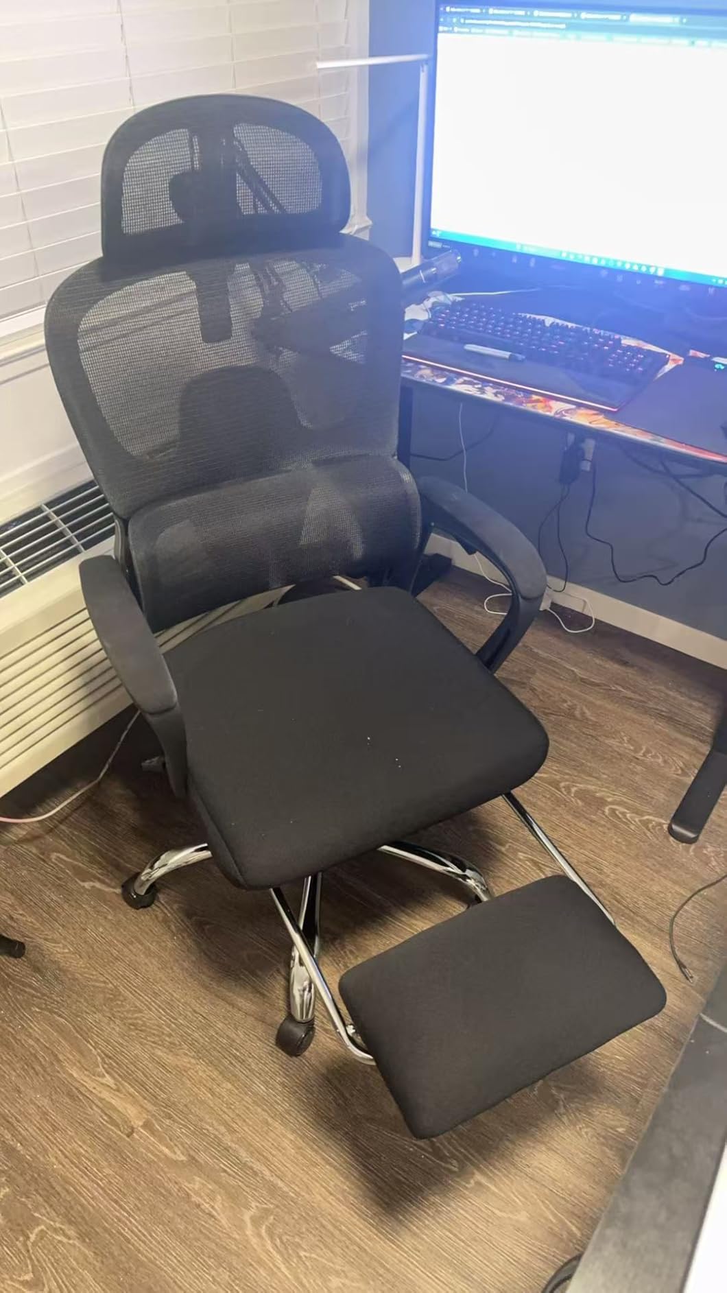 Ergonomic Office Chair with Footrest, 90-145° Reclining Mesh Desk Chair | Adjustable Lumbar Support & Headrest, High Back Mesh Computer Chair for Home Office/Gaming, 350lbs Capacity customer photo 1