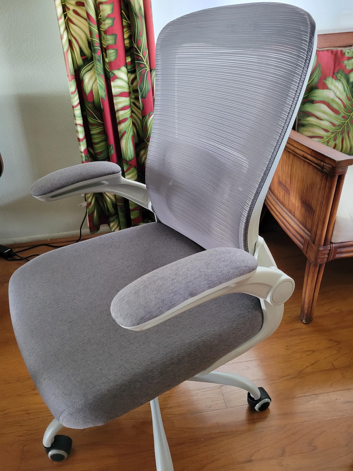 Ergonomic Office Chair for Long Hours, Adjustable Padded Lumbar Support for Lower Back Relief, 330 lb Capacity, Comfortable Computer Desk Chair for Home Office, Computer & Study (Modern, Light Gray) customer photo 2