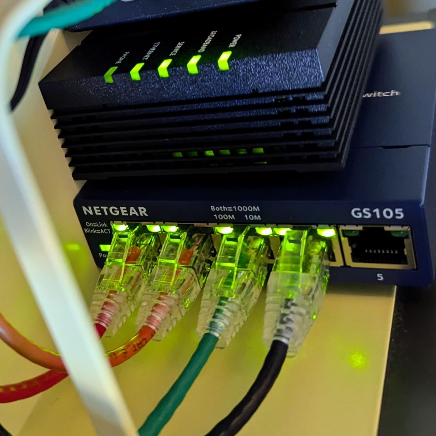 NETGEAR 5-Port Gigabit Ethernet Unmanaged Network Switch (GS105NA) customer photo 2