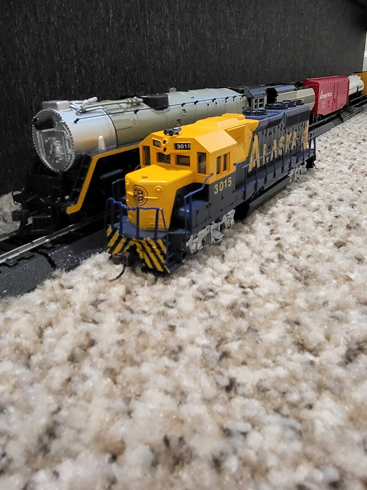 Bachmann Trains - Overland Limited Ready To Run Electric Train Set - HO Scale customer photo 2