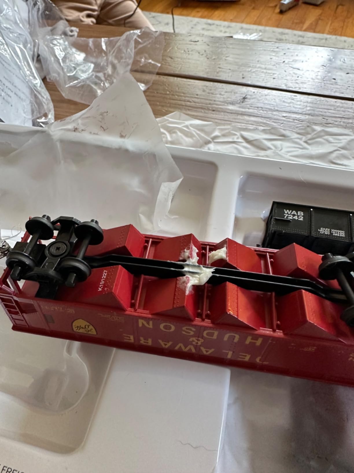 Bachmann Trains - Santa Fe Flyer Ready To Run Electric Train Set - HO Scale 19.50 x 3.00 x 13.25 Inches customer photo 1