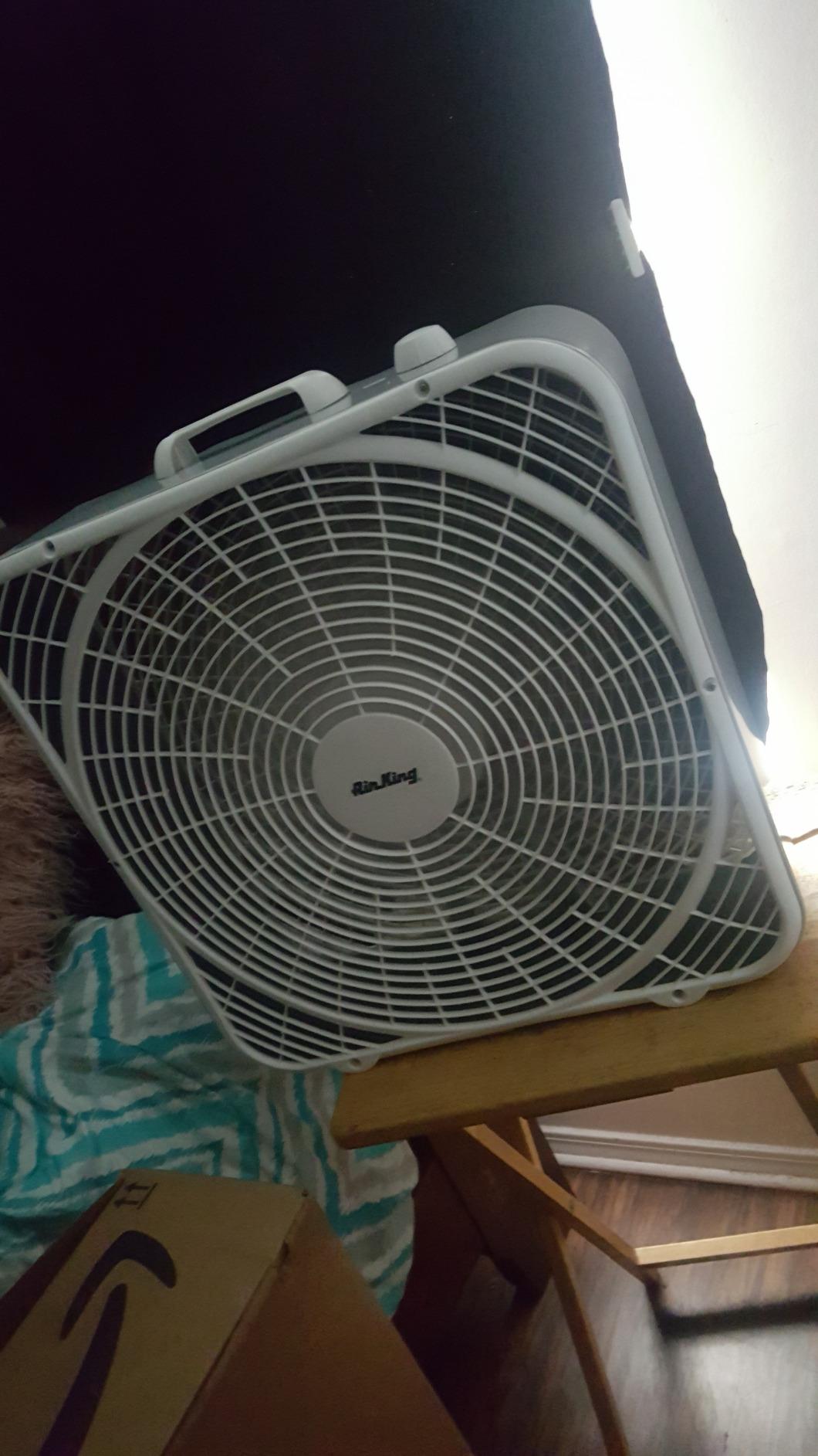 Air King 9723 20-Inch 3-Speed Box Fan , White customer photo 1