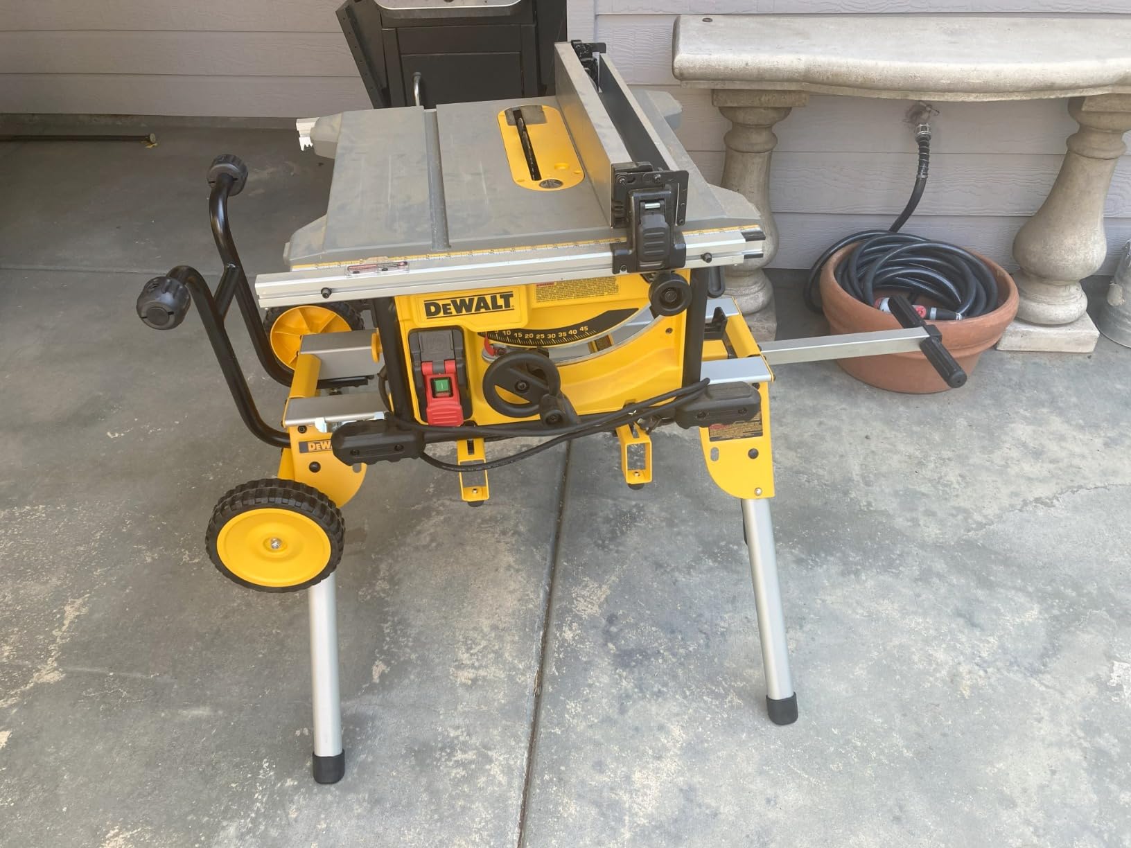 DEWALT Table Saw Stand, Rolling Stand, Collapsible and Portable, Lightweight and Compact (DW7440RS) customer photo 2