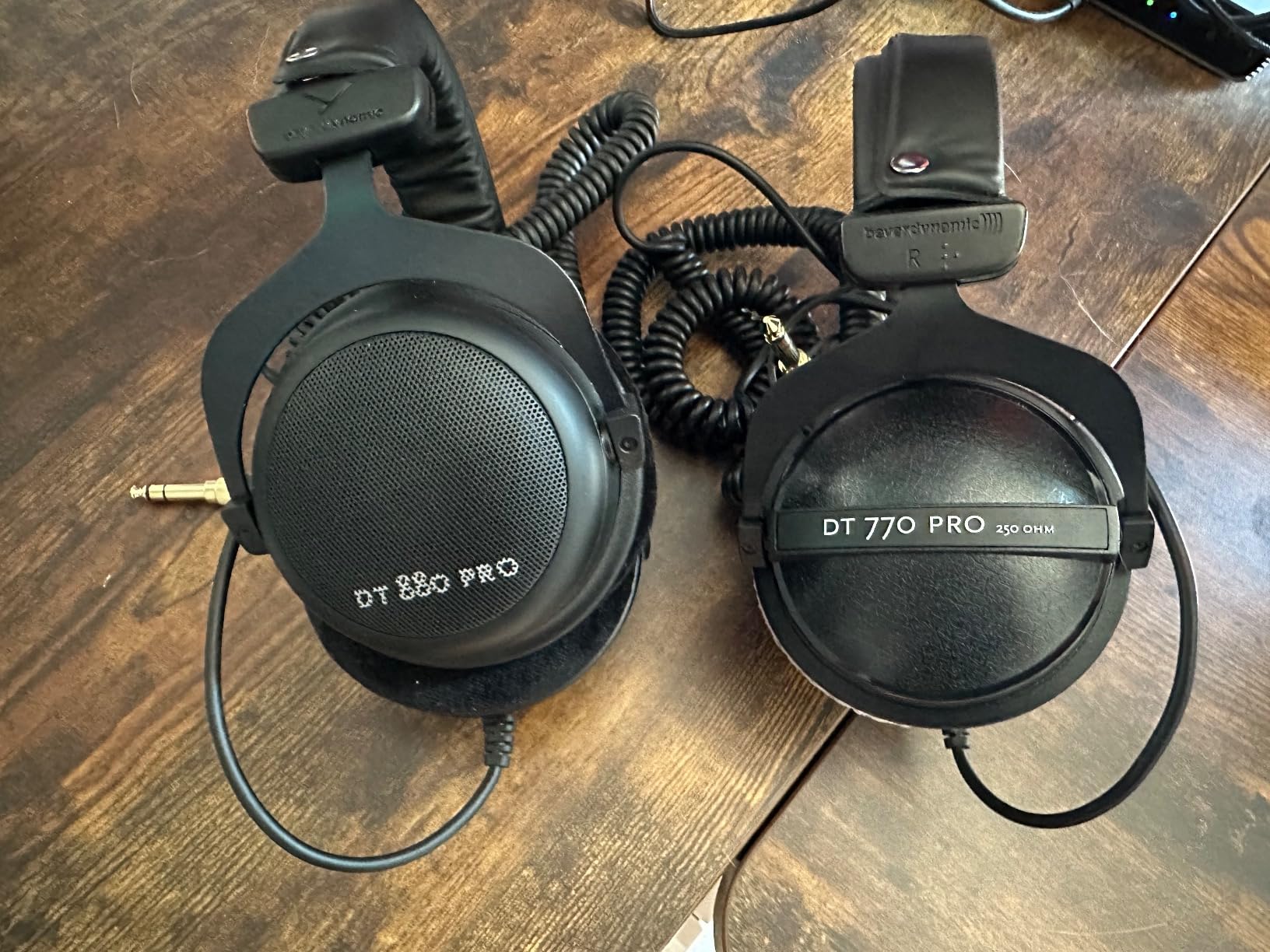 beyerdynamic DT 880 PRO (250 Ohm), Semi-Open Studio Headphones, Silver | The mastering pick, spacious imaging with controlled bass, velour ear pads, 3m coiled cable, 1/4 in adapter, Made in Germany customer photo 1