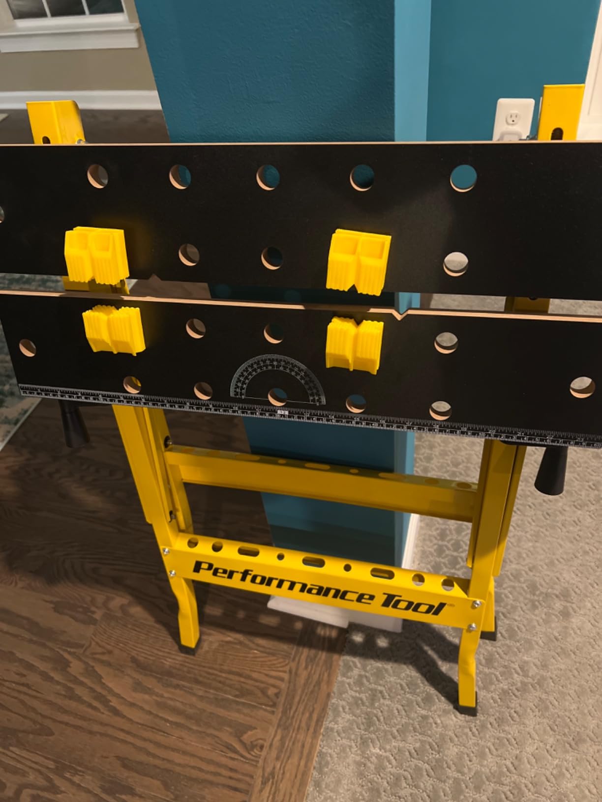 Performance Tool W54025 Portable Folding Workbench and Vise customer photo 1
