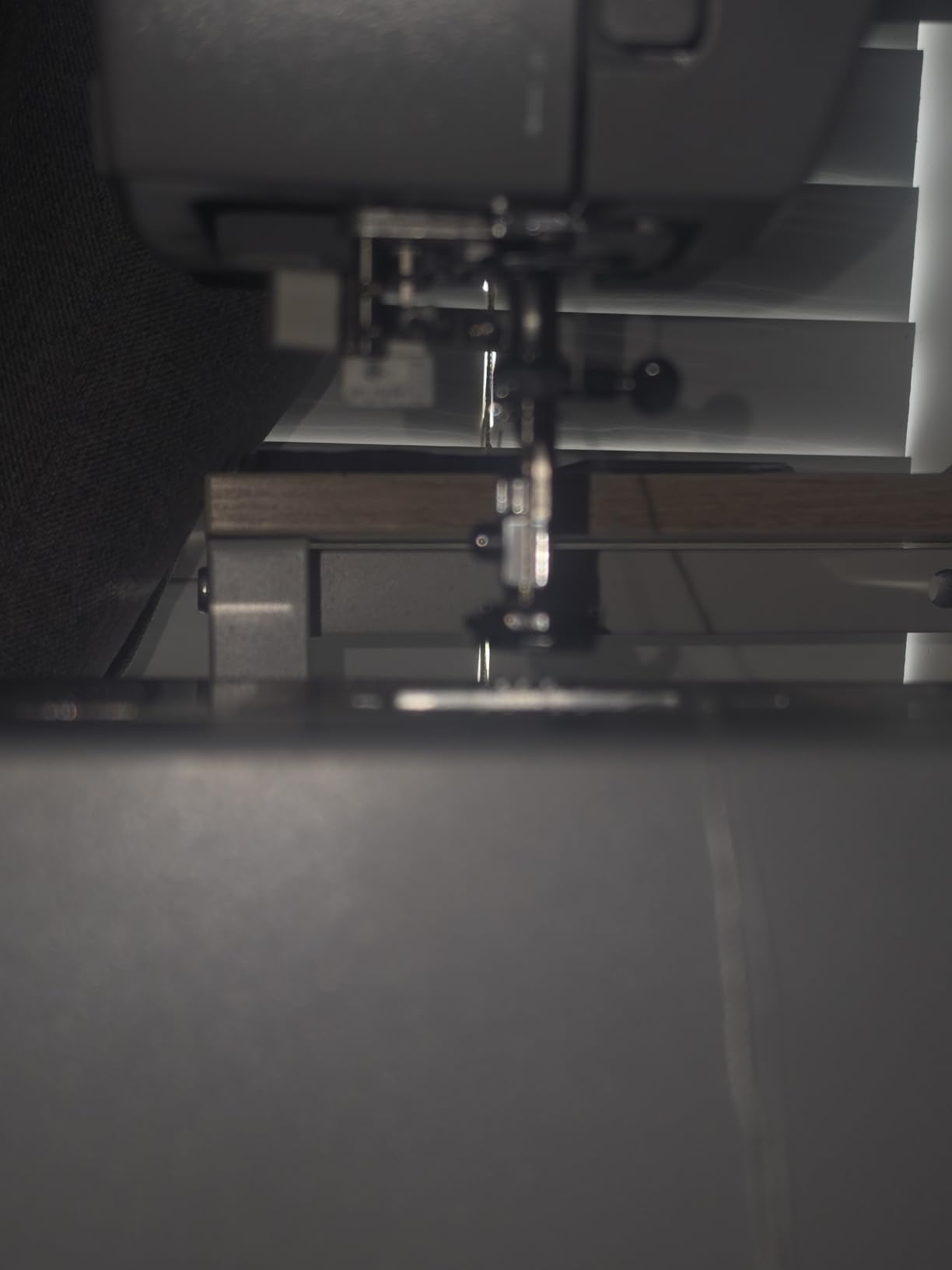 SINGER 4423 Heavy Duty Sewing Machine, 23 Built-in Stitches, 97 Stitch Applications, Metal Frame, 1-Step Buttonhole customer photo 2