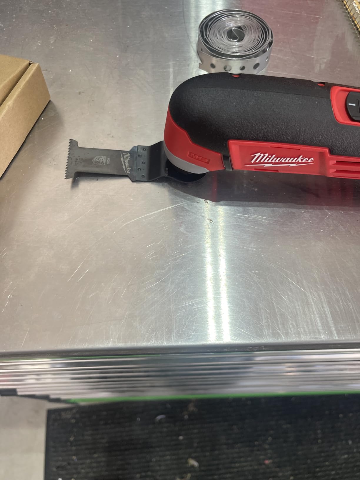 Milwaukee 2426-20 M12 12 Volt Redlithium Ion 20,000 OPM Variable Speed Cordless Multi Tool with Multi-Use Blade, Sanding Pad, and Multi-Grit Papers (Battery Not Included, Power Only) customer photo 1