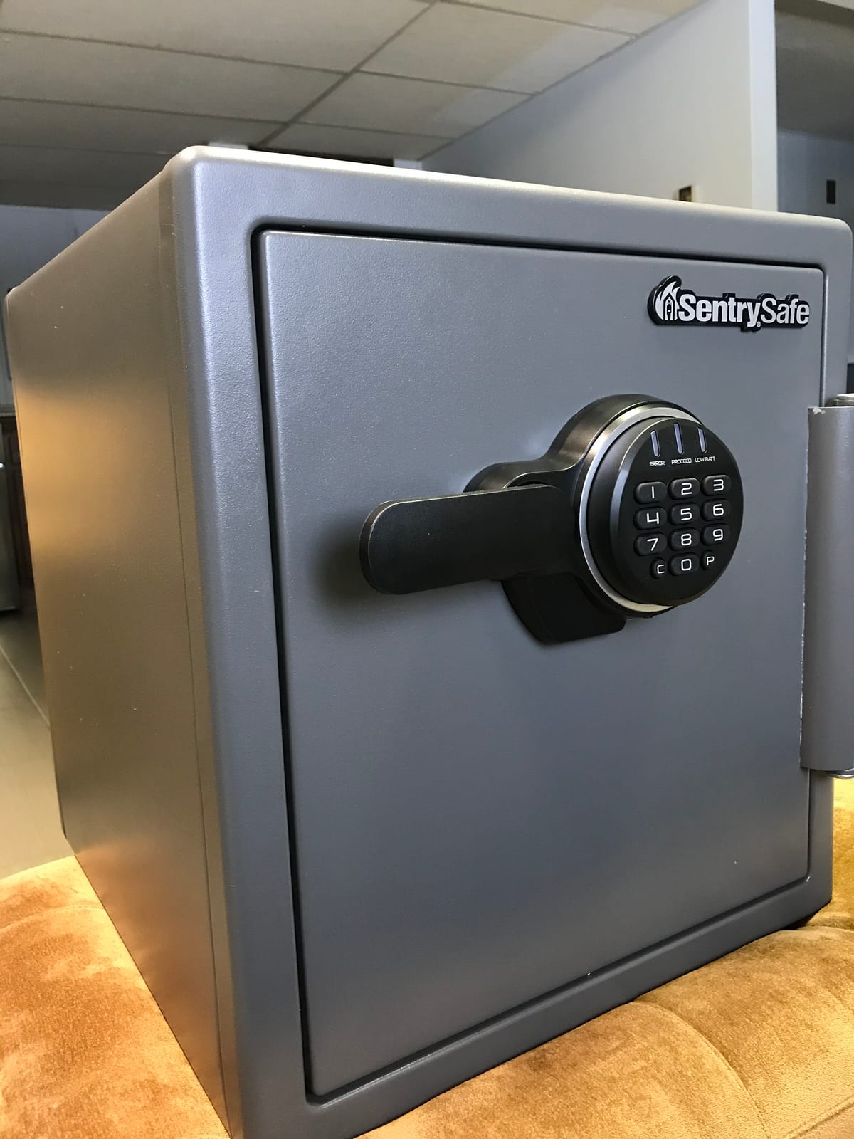 SentrySafe Black Fireproof Safe with Digital Push Button Keypad, Home Safe For Money, Documents, and other Valuables, 1.23 Cubic Feet, SF123ES customer photo 2