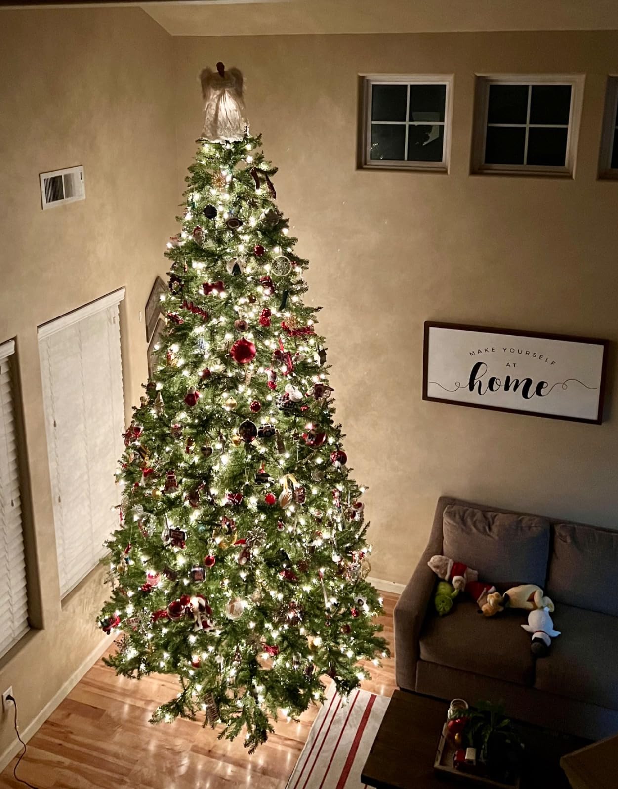 National Tree Company 9ft Pre-Lit Dunhill Fir Artificial Christmas Tree customer photo 1